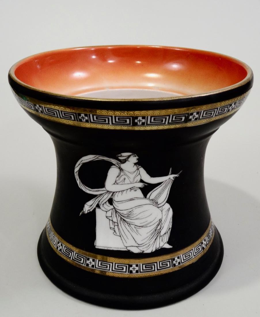 Royal Bayreuth Corinthian Ware Planter Cachepot Vase: Royal Bayreuth Corinthian Ware Planter Cachepot Vase Bavaria Germany Approximately 5 1/2 inches tall x 6 1/16 in diameter