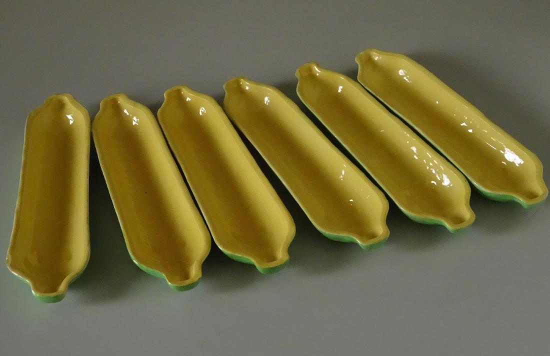Corn Cob Servings Trays Patented USA Lot of 6 Dishes: Corn Cob Servings Trays Patented USA Lot of 6 Dishes A set of mid-century corn servers by Royal Pacific Co. of Los Angeles Approximately 8 3/4" x 2 1/2".