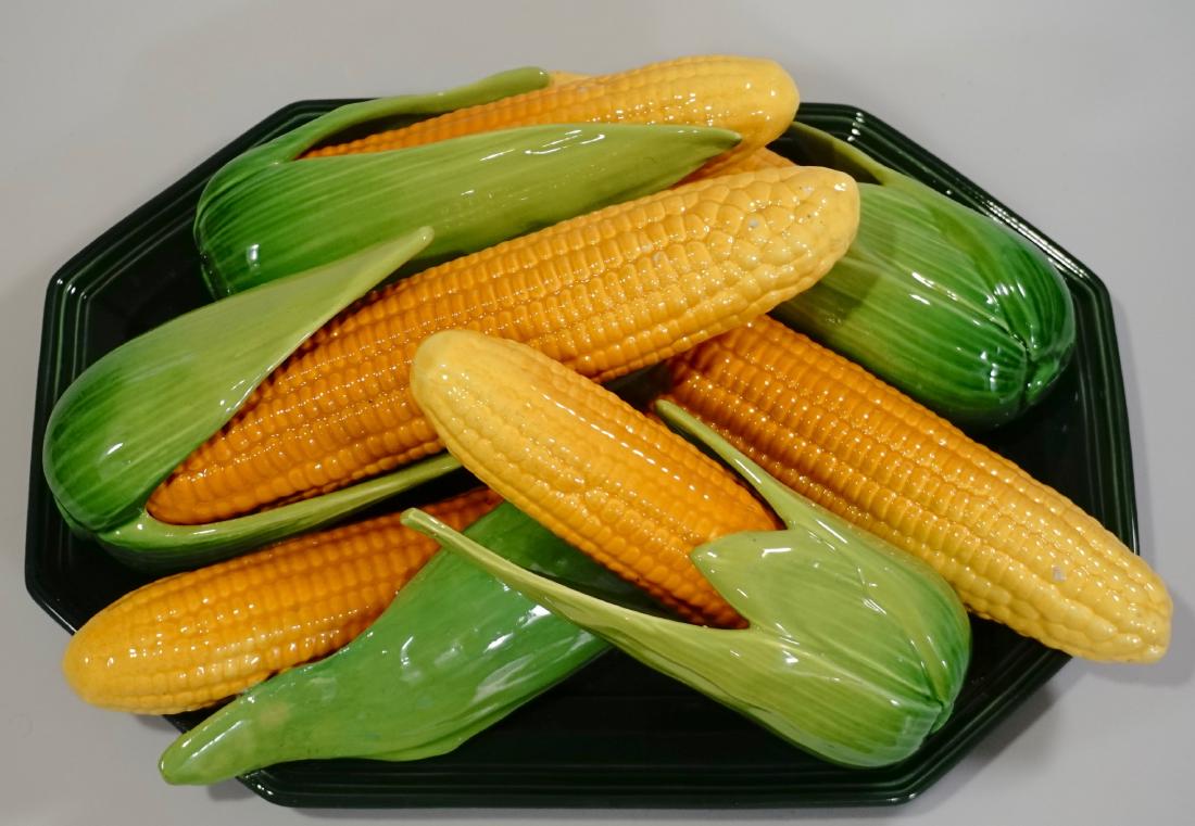 Italian Corn Ceramic Centerpiece 3d Modern Plaque: Italian Corn Ceramic Centerpiece 3d Modern Plaque Approximately 13 1/2 x 9 3/4 x 5 inches.