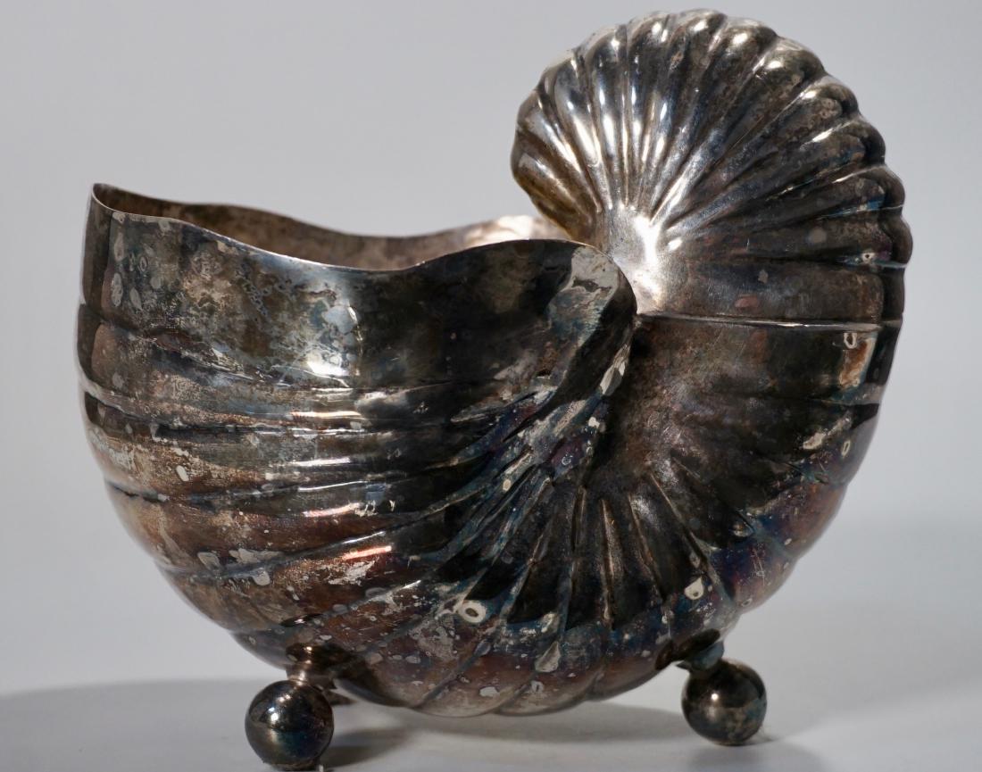 Vintage Nautical Shell Vase: Vintage Nautical Shell Vase Approximately 7 1/16 x 5 1/16 x 6 5/15 inches tall.