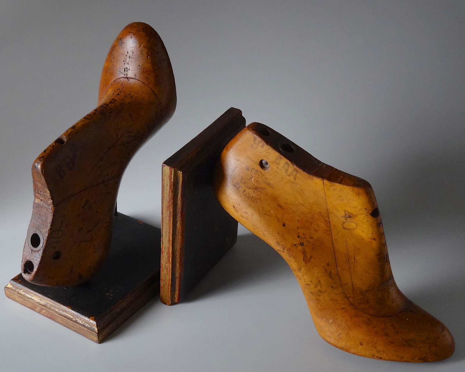 Shoemaker Lasts Shoe Forms Bookends Pair (1 of 9)