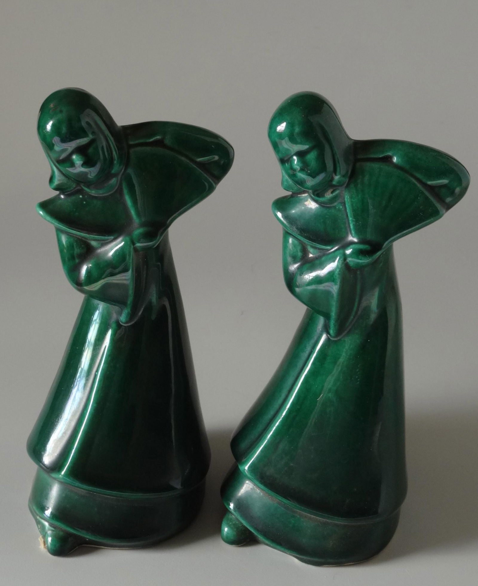 Art Deco American Kitsch Oriental Fan Girl Vintage: Art Deco American Kitsch Oriental Fan Girl Vintage Figurine Lot of 2 Approximately 7 5/16 inches tall.