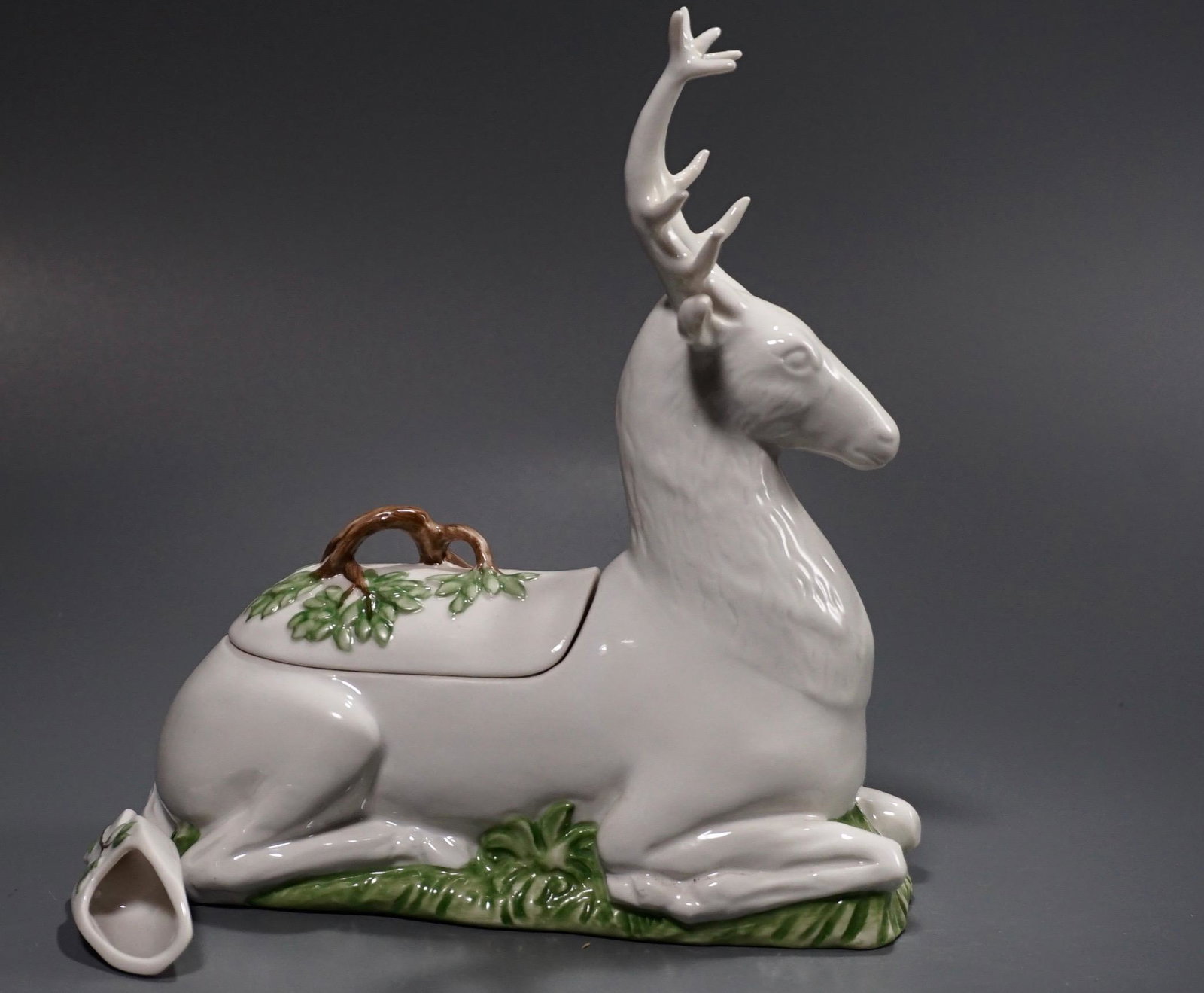 Palace De Versailles Elizabeth Arden Deer Stag Figural: Palace De Versailles Elizabeth Arden Deer Stag Figural Porcelain Box with Scoop Approximately 7 3/4 x 3 1/8 x 8 3/4 inches tall.