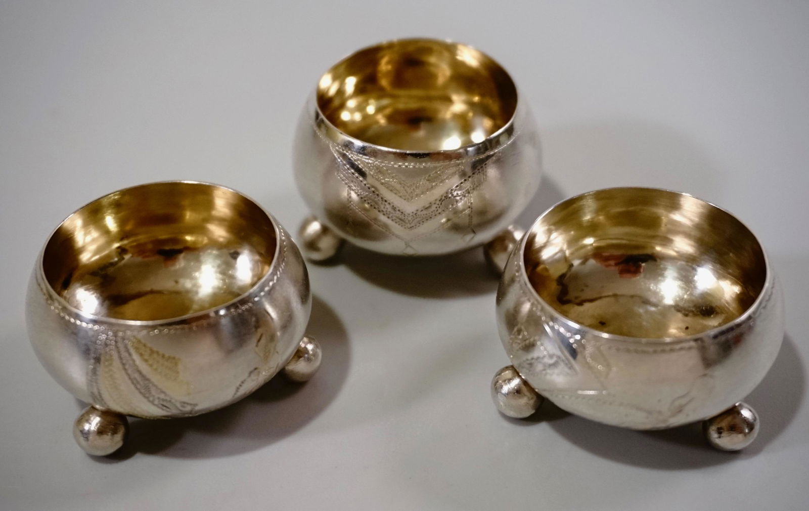 Russian Silver Salt Cellar with engraved decoration One (1 of 8)