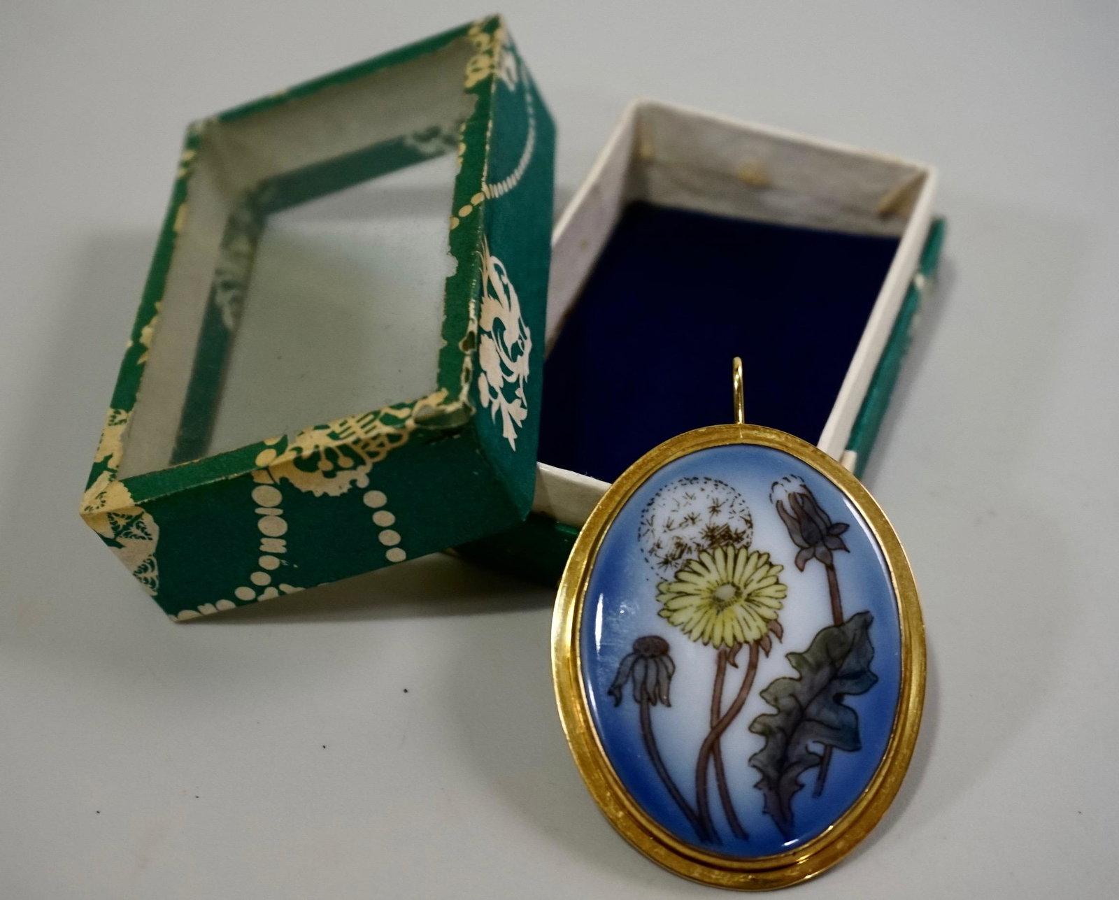 B&G Copenhagen Dandelion Brooch Pendant Limited Edition: B&G Copenhagen Dandelion Brooch Pendant Limited Edition Porcelain Bing & Grondahl Denmark Approximately 1 11/16 x 1 3/8 inches.