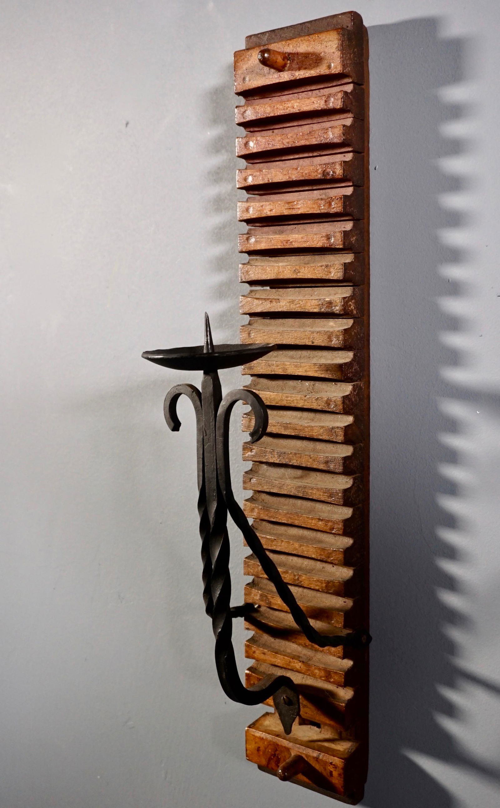 Wrought Iron Primitive Rustic Cigar Mold Press Candle W (1 of 3)