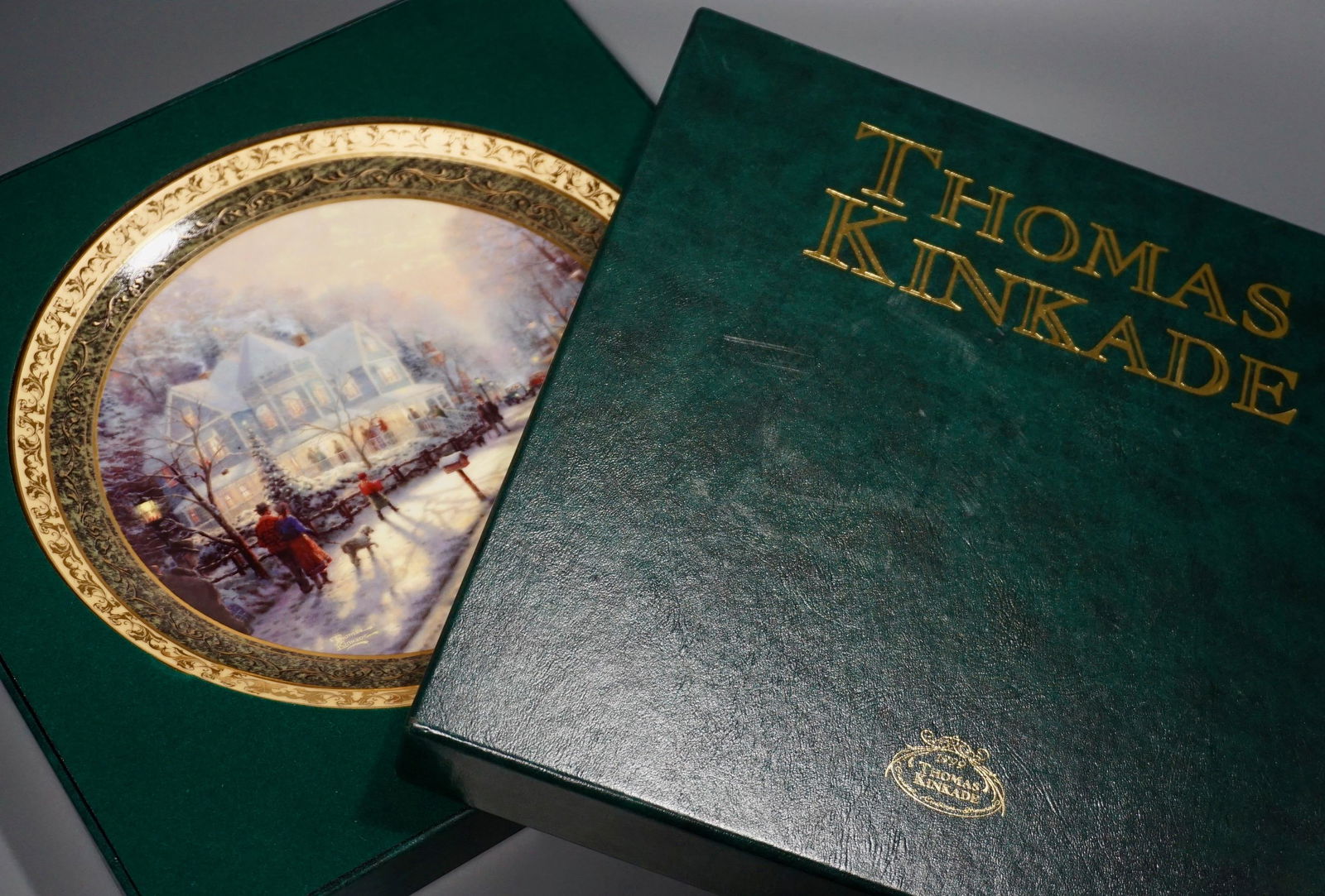 Thomas Kinkade Christmas Plate Holiday Gathering (1 of 4)