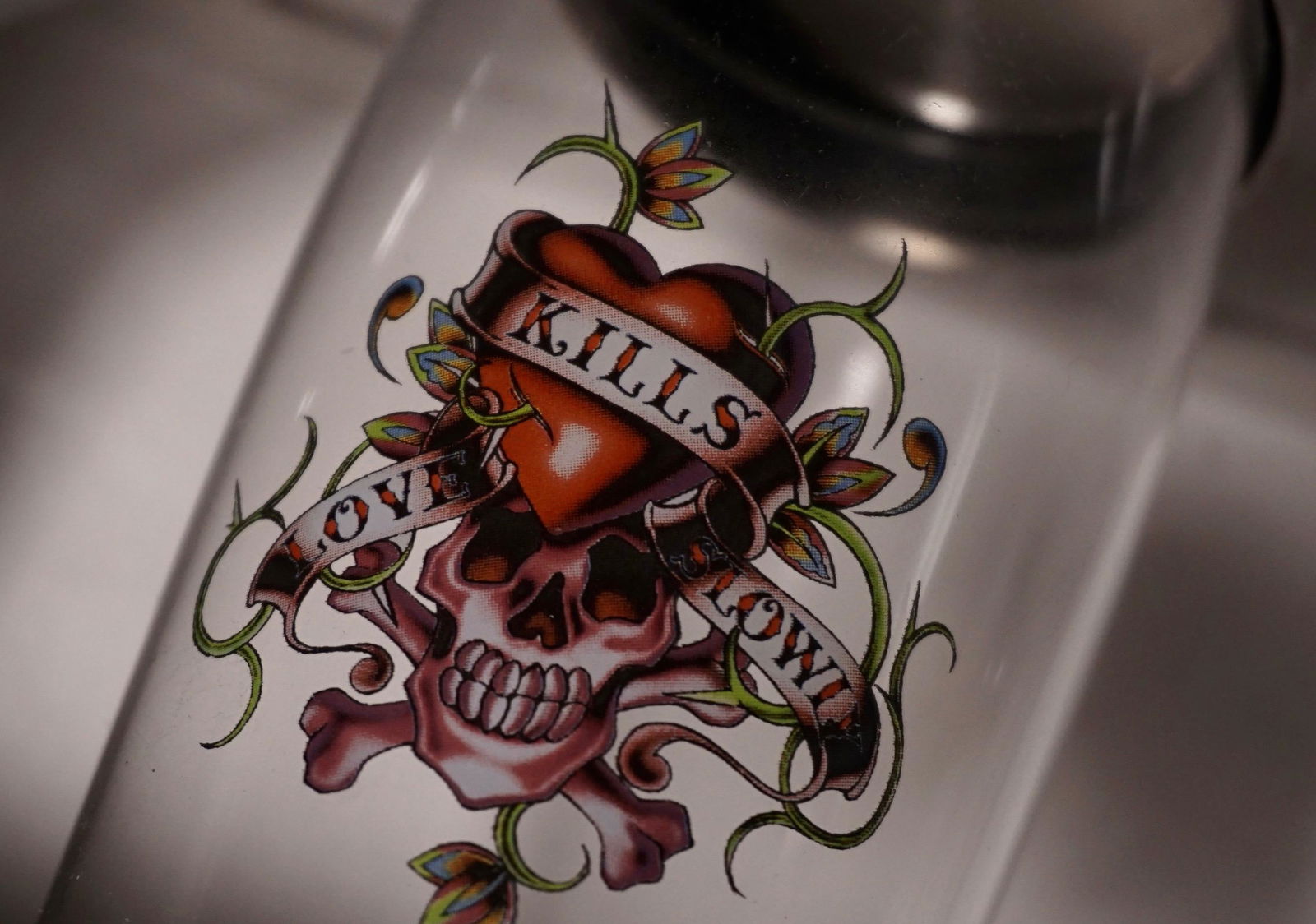 Ed Hardy Love Kills Martini Shaker Set Unopened Box (1 of 4)