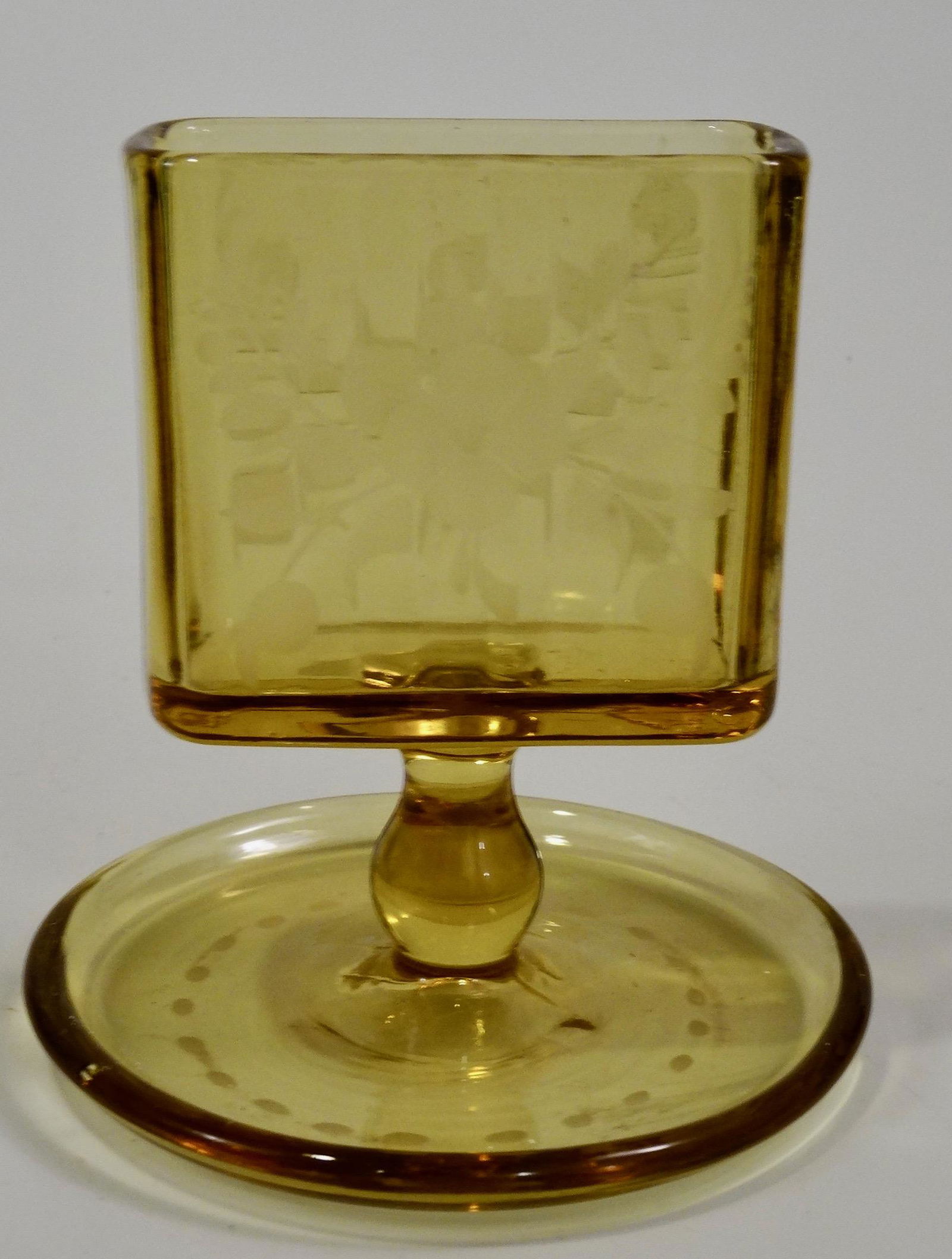 Vintage c1926 Art Deco Yellow Glass Cigarette Holder (1 of 5)