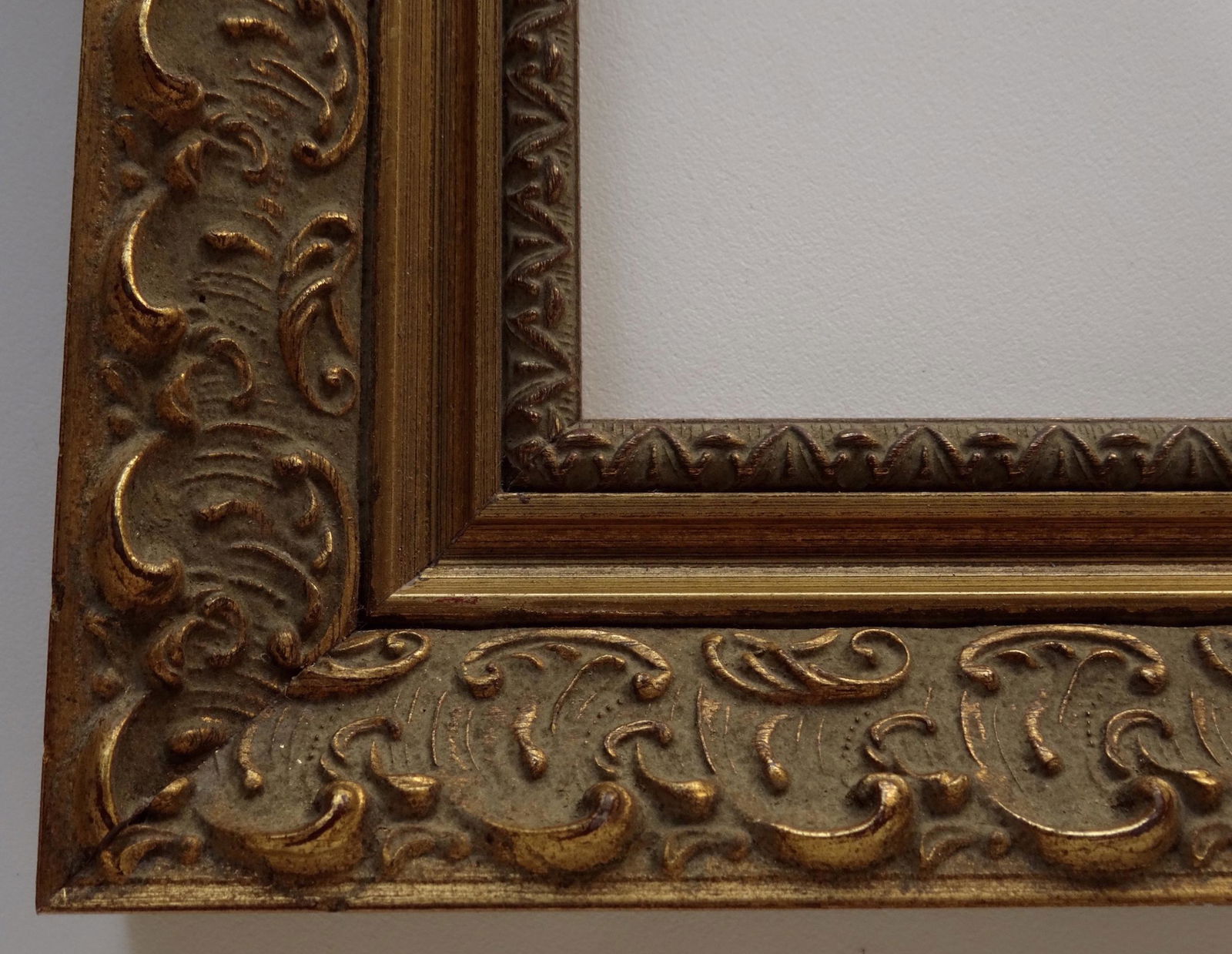 Ornate Gold Picture Frame 20x26 inches (1 of 4)