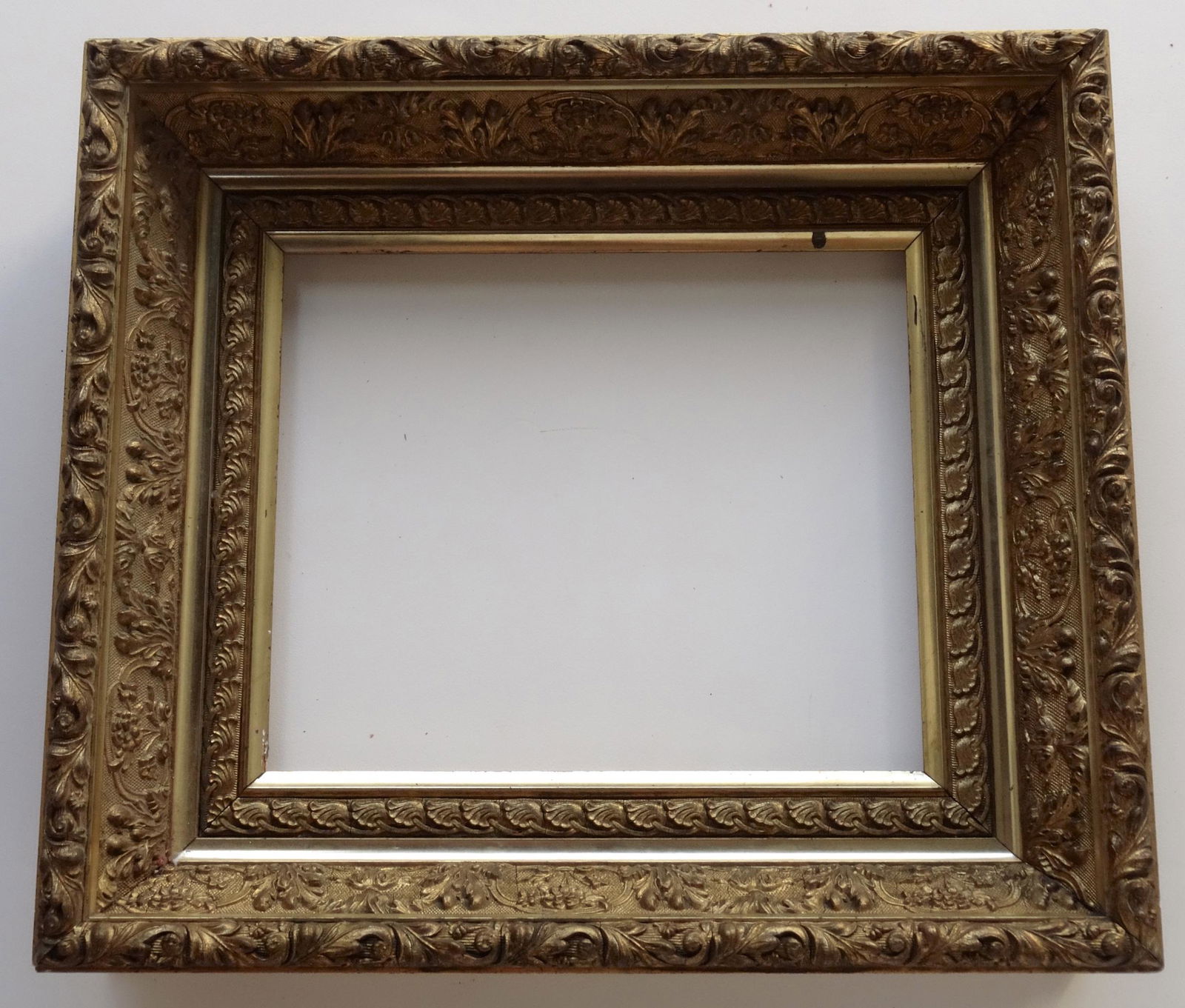 Gilded Victorian Ornate Picture Frame 10x12 (1 of 6)