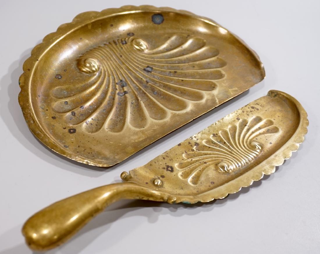 Art Nouveau Period Brass Table Crumbs Tray Scoop Set: Art Nouveau Period Brass Table Crumbs Tray Scoop Set Scoop is approximately 2 5/8 x 11 inches; pan is about 6 1/4 x 9 1/16 inches.