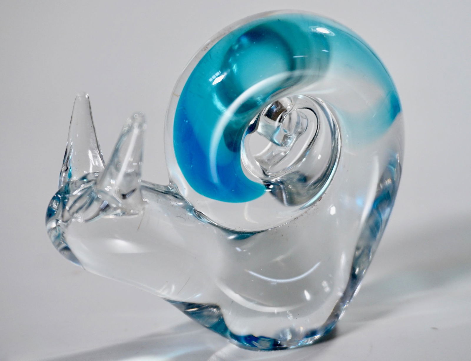 Vintage Art Glass Snail Paperweight: Vintage Art Glass Snail Paperweight Approximately 3 1/4 inches across x 3 inches tall.