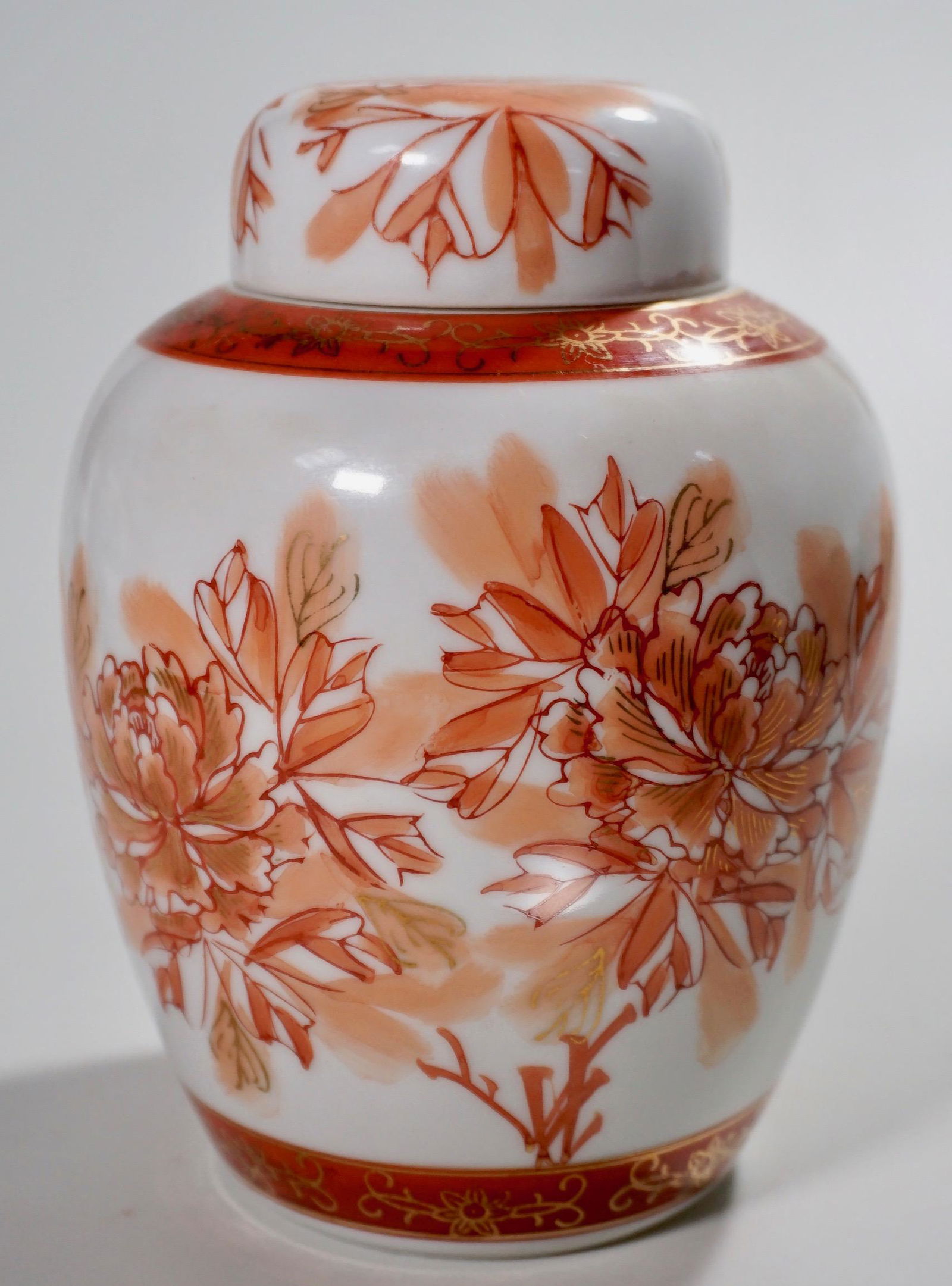 Oriental Vase Ginger Jar Style Porcelain Lidded (1 of 5)
