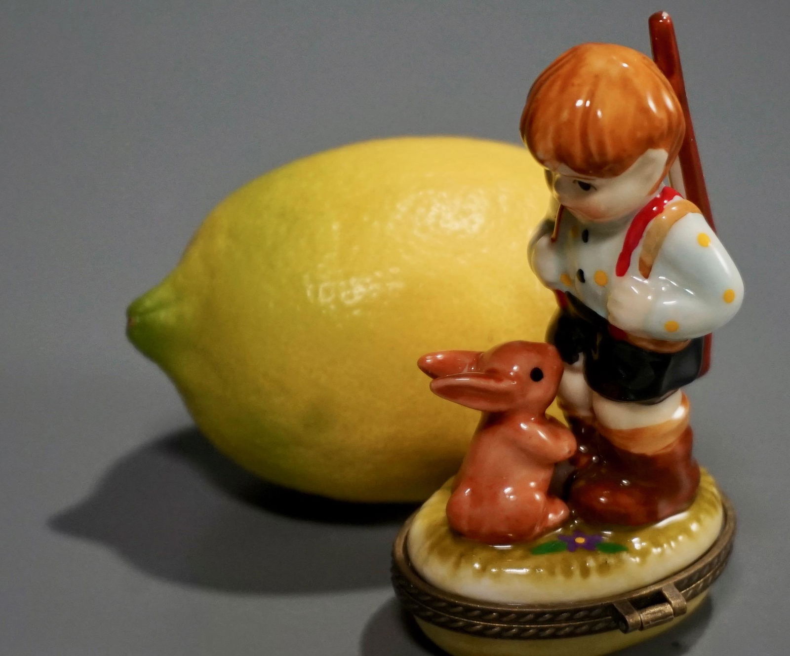 Porcelain Hunter Boy Rabbit Small Hinged Box (1 of 5)