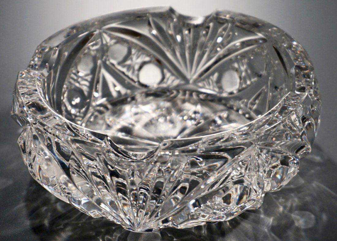 Vintage Large Heavy Clear Glass Ashtray (1 of 5)