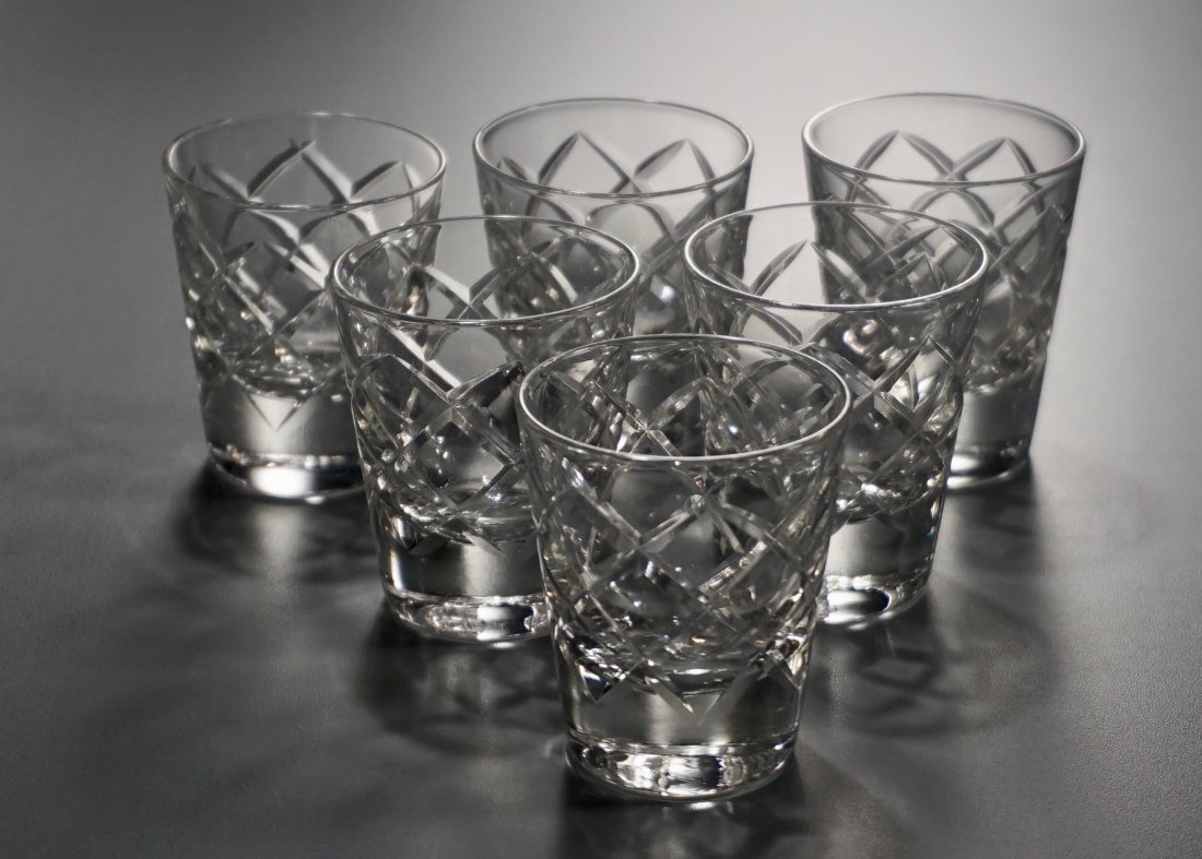 Vintage Cut Glass Shot Glasses Lot of 6: Vintage Cut Glass Shot Glasses Lot of 6 Approximately 2 1/2 x 2 inches in diameter.