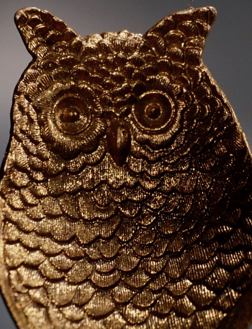 Vintage Mid Century Style Owl Ashtray: Vintage Mid Century Style Owl Ashtray Approximately 5 7/16 x 3 1/4 inches.