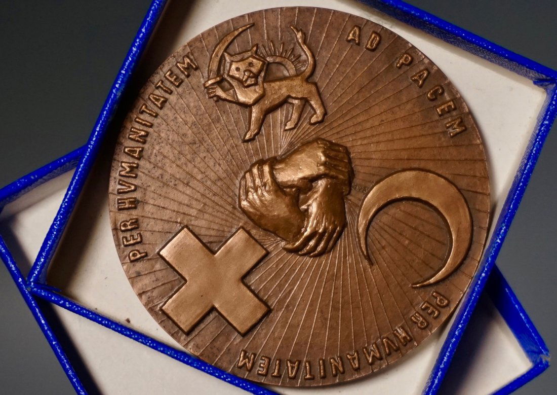 Jacques Devigne France Red Cross Crescent Bronze Medal (1 of 4)