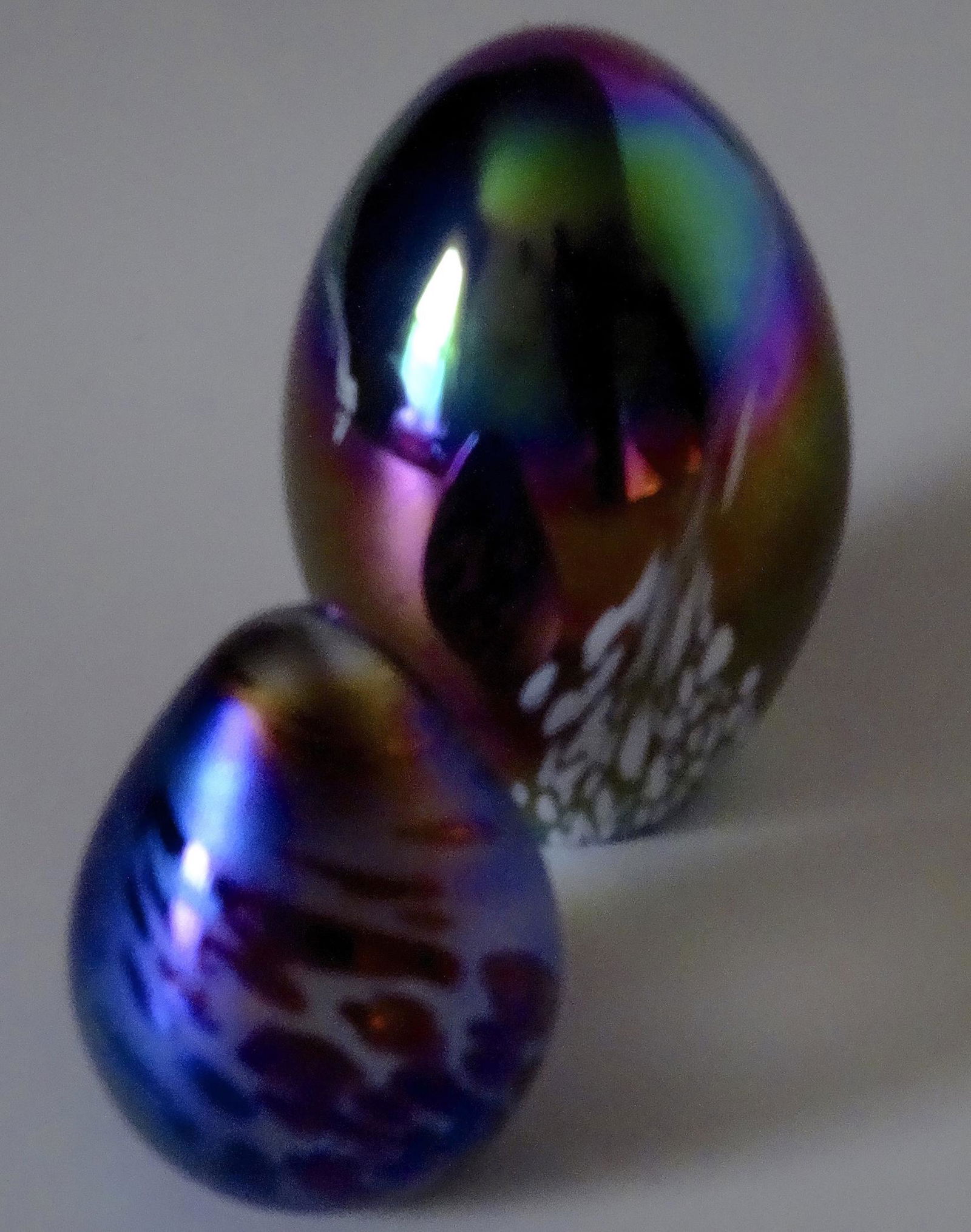 Vintage Art Glass Studio Iridescent Egg Paperweight Lot (1 of 4)