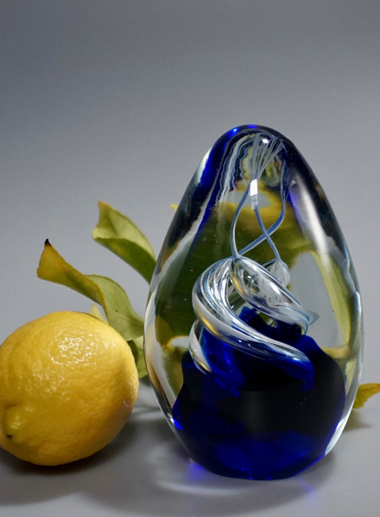 Twisted Air Bubble Spiral Large Art Glass Egg (1 of 5)