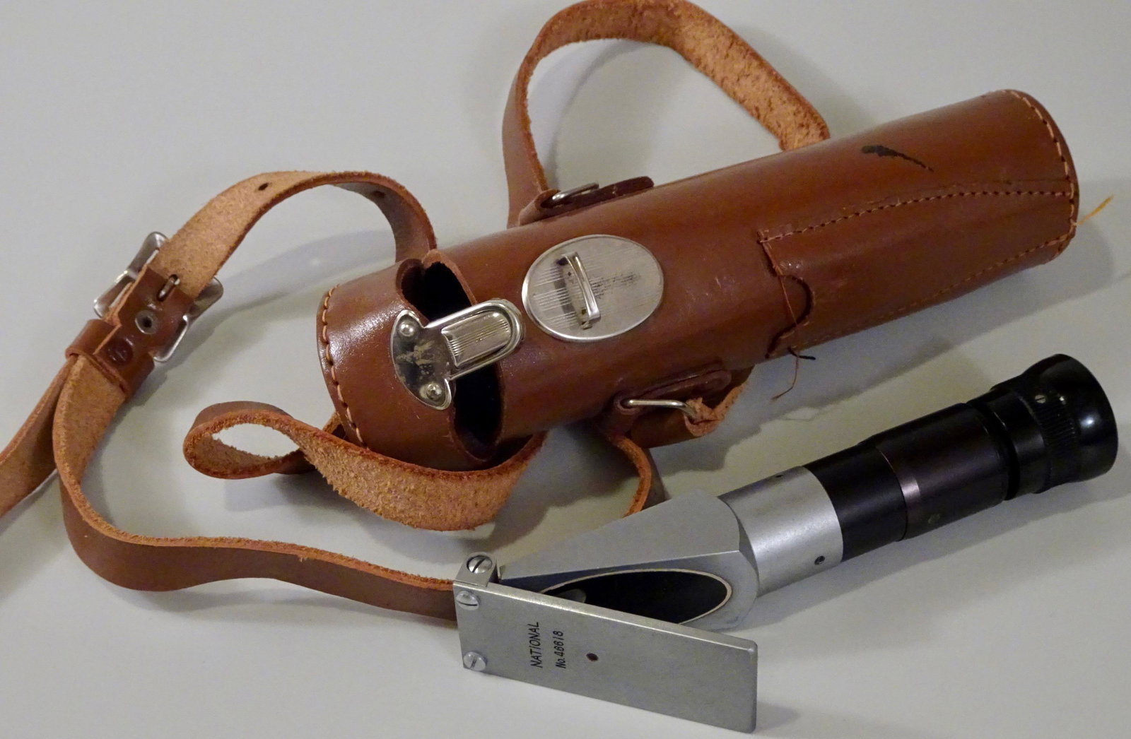 National Wine Honey Sugar Pocket Refractometer Hand: National Wine Honey Sugar Pocket Refractometer Hand Handheld Vintage No 46618 Saccharometer Measuring 32% Original Leather Case Approximately 6 inches.