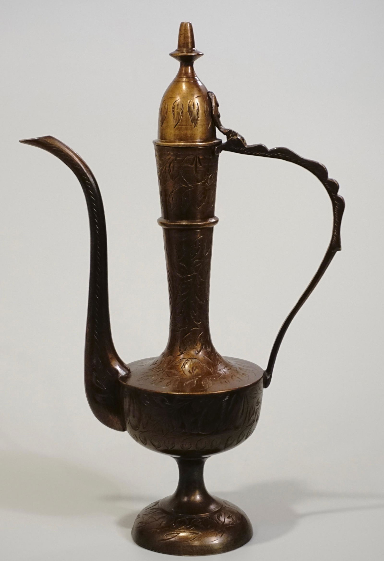 Chiseled Brass Ewer Indian Aftaba Vessel Decanter (1 of 7)