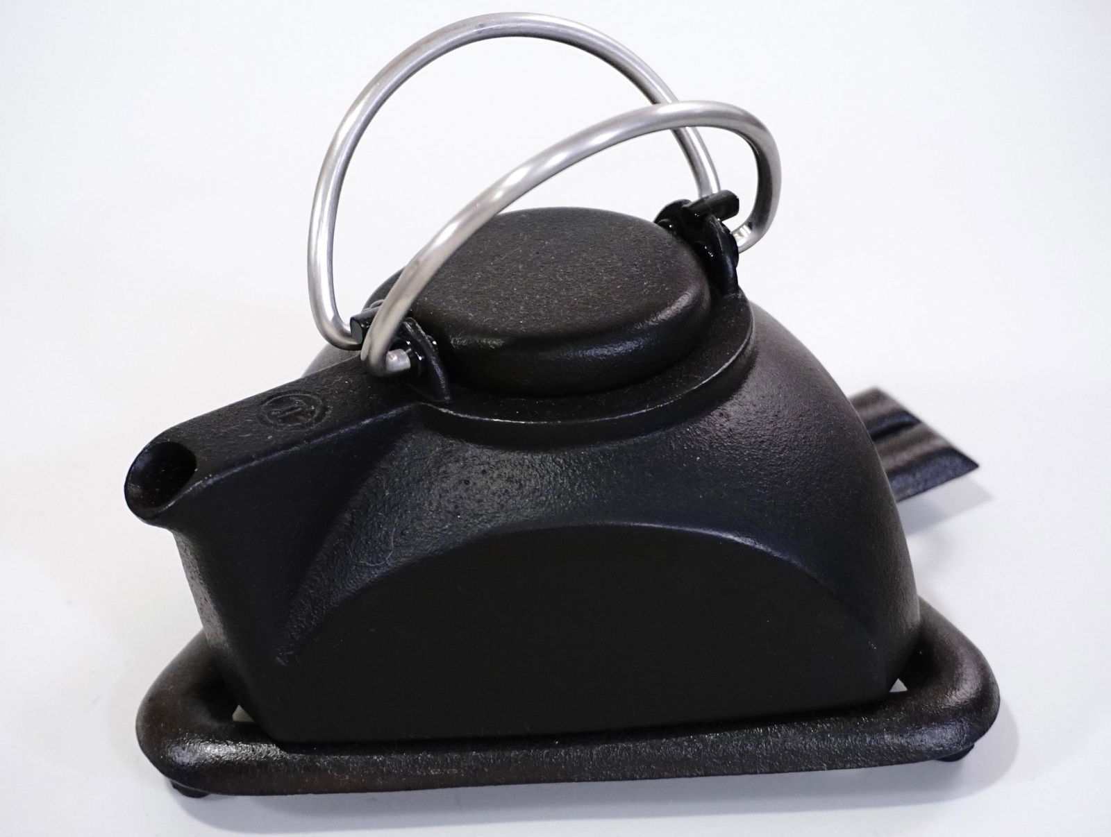 Cast Iron Modern Designer Japanese Tea Kettle Trivet (1 of 10)