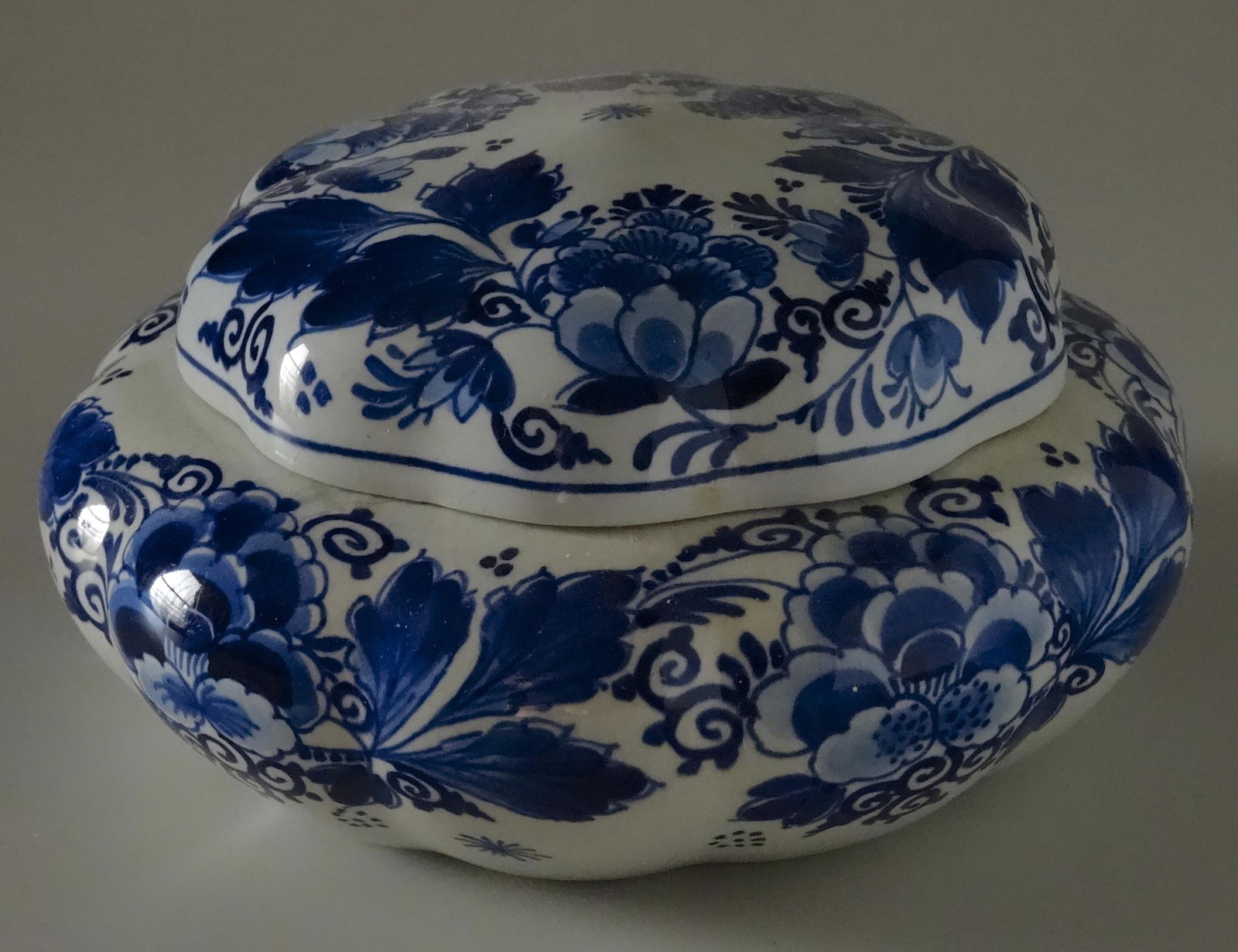 Antique Delft Porcelain Trinket Vanity Box (1 of 7)