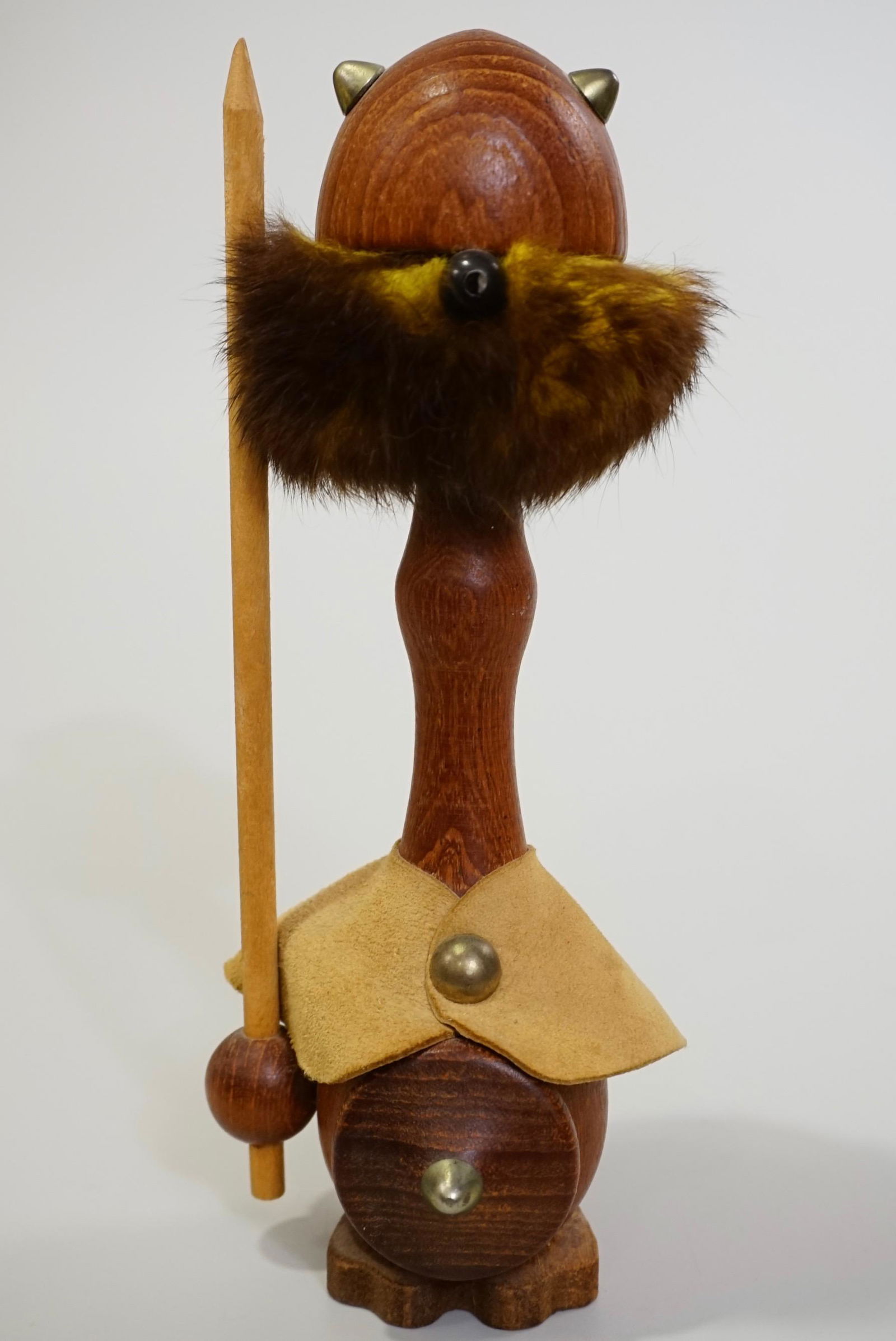 Modern Dutch Viking Mid Century Vintage Minimalist Fur (1 of 5)