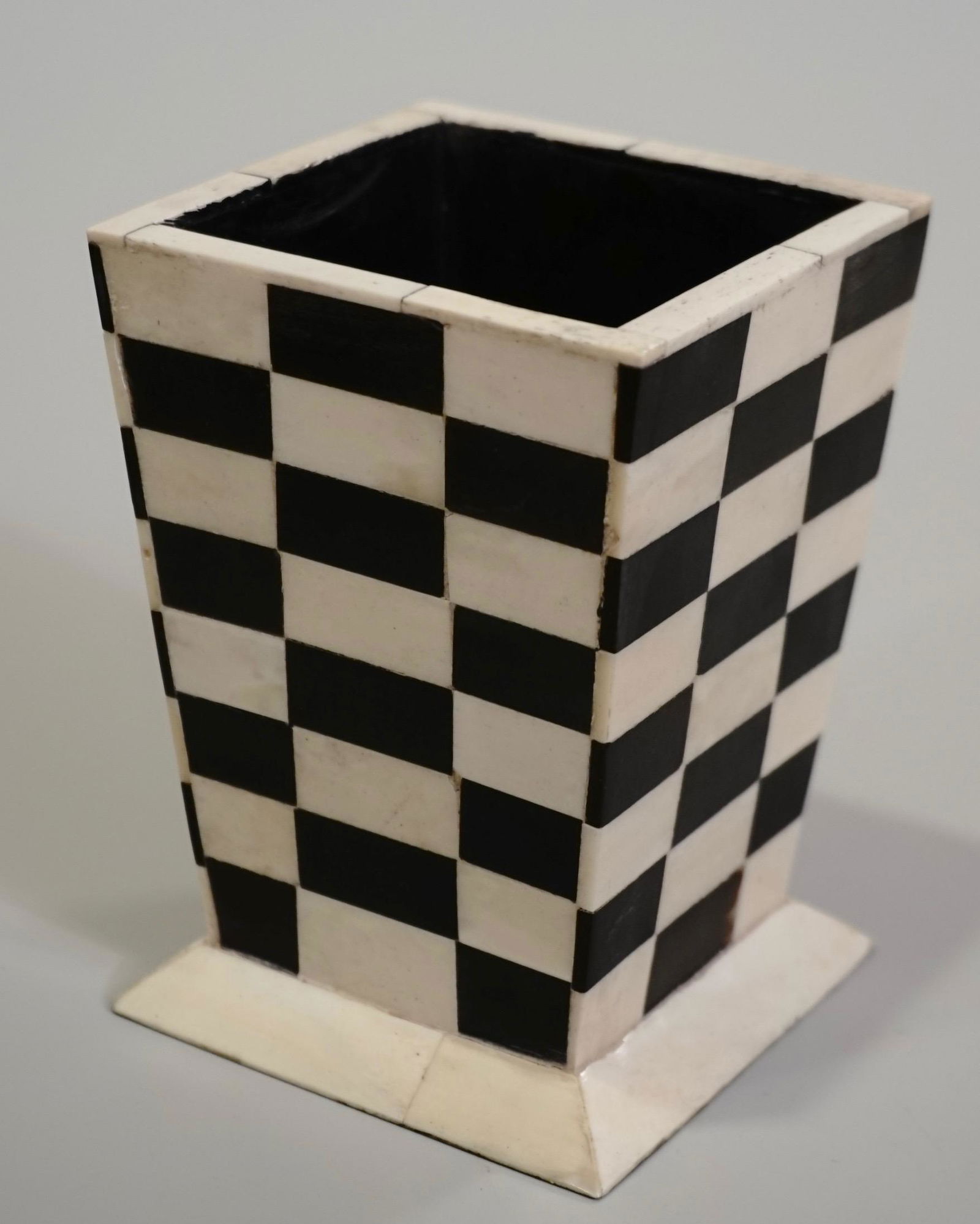 Harlequin Piano Key Art Deco Style Vase Brush Holder (1 of 6)