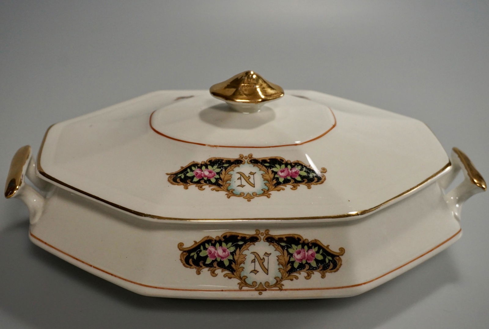 Sebring Pottery China Vegetable Dish with Cover East (1 of 6)