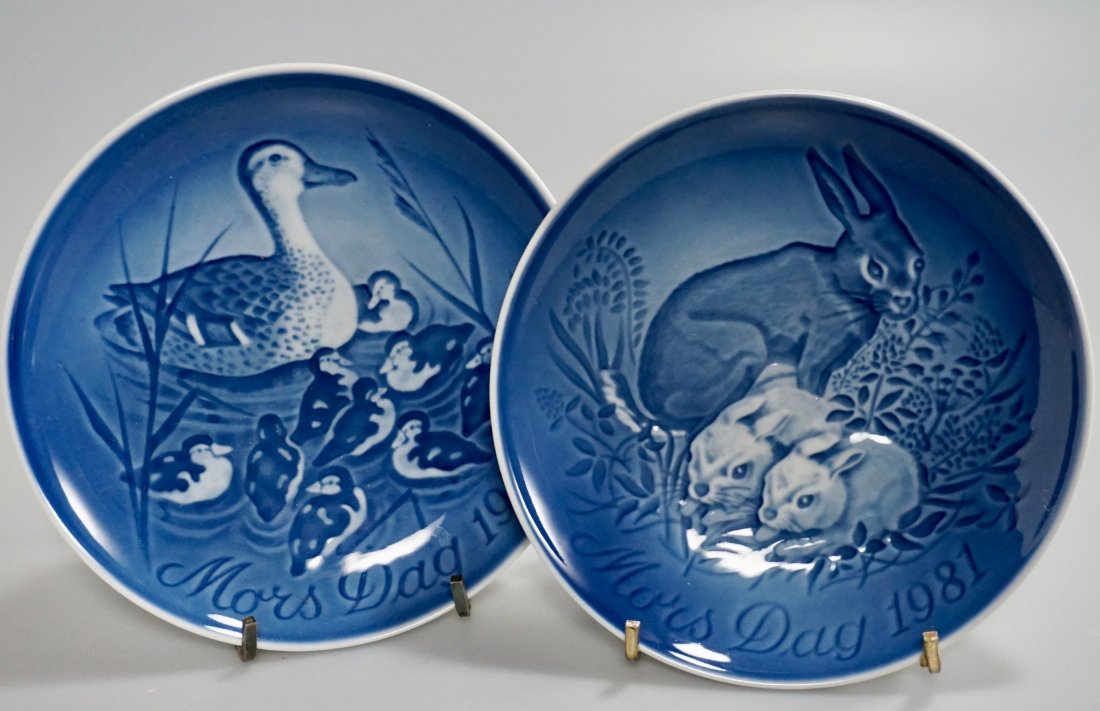 B&G Copenhagen Porcelain Mother Day Plate Bing Grondahl: B & G Copenhagen Porcelain Mother Day Plate Bing & Grondahl 1973 Duck with Ducklings and 1981 Hare with Leverets designed by Henry Thelander Approximately 6 inches in diameter.