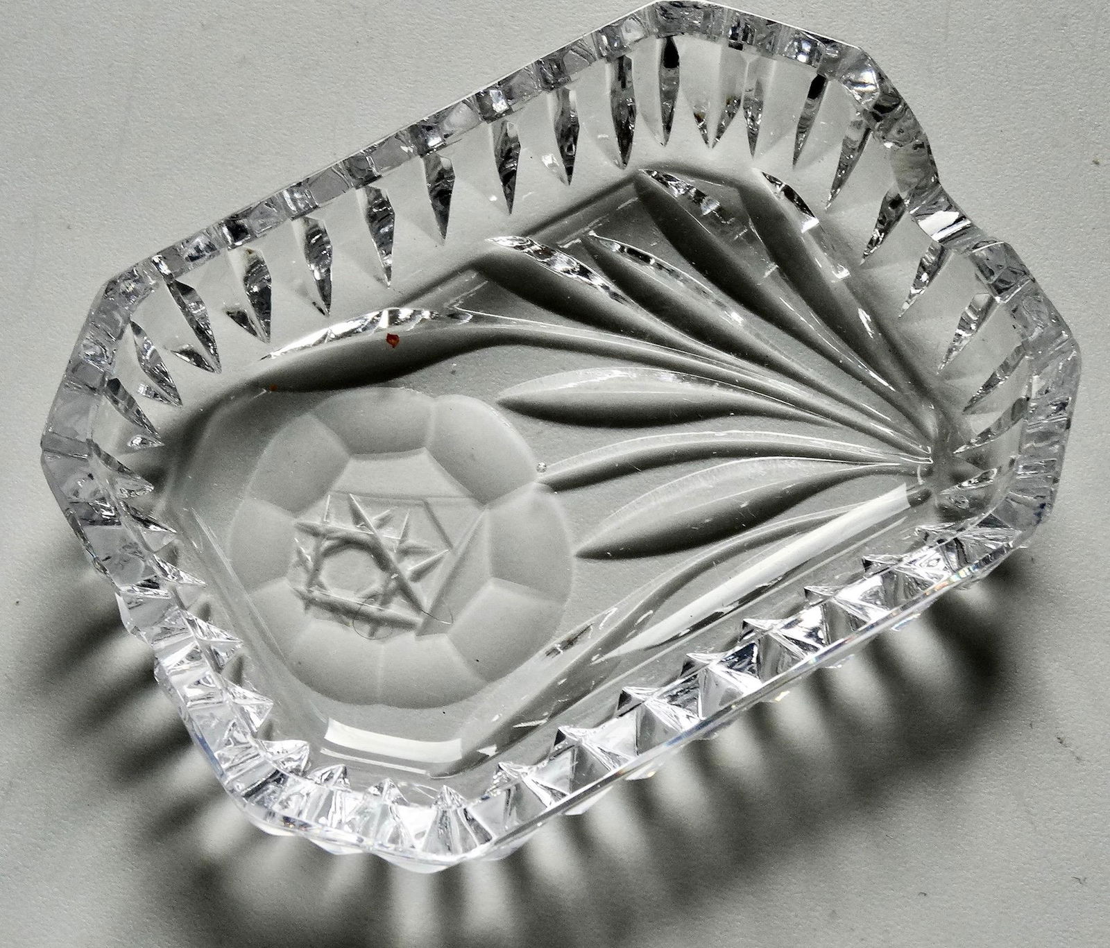 Art Deco Flower Period Cut Glass Crystal Ashtray (1 of 5)