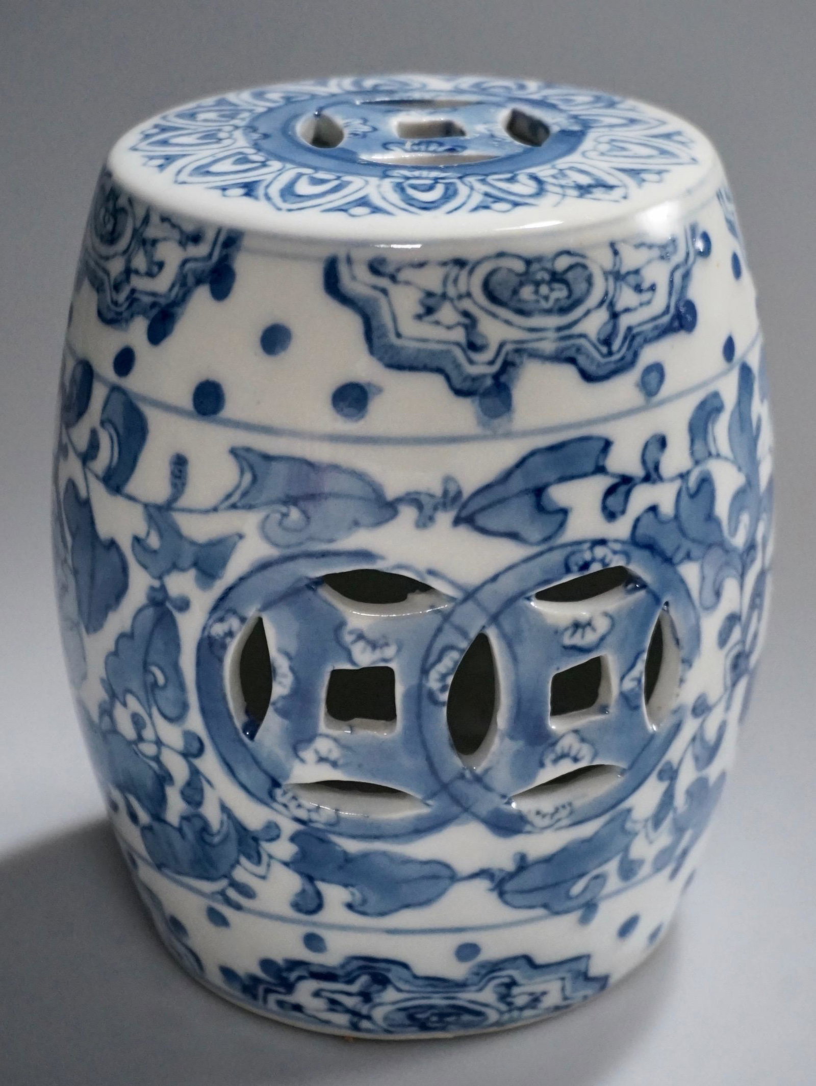 Chinese Blue and White Porcelain Stand Miniature Garden: Chinese Blue and White Porcelain Stand Miniature Garden Stool Potpourri or Lantern Shade Approximately 4 7/8 inches in diameter x 5 5/8 inches tall.