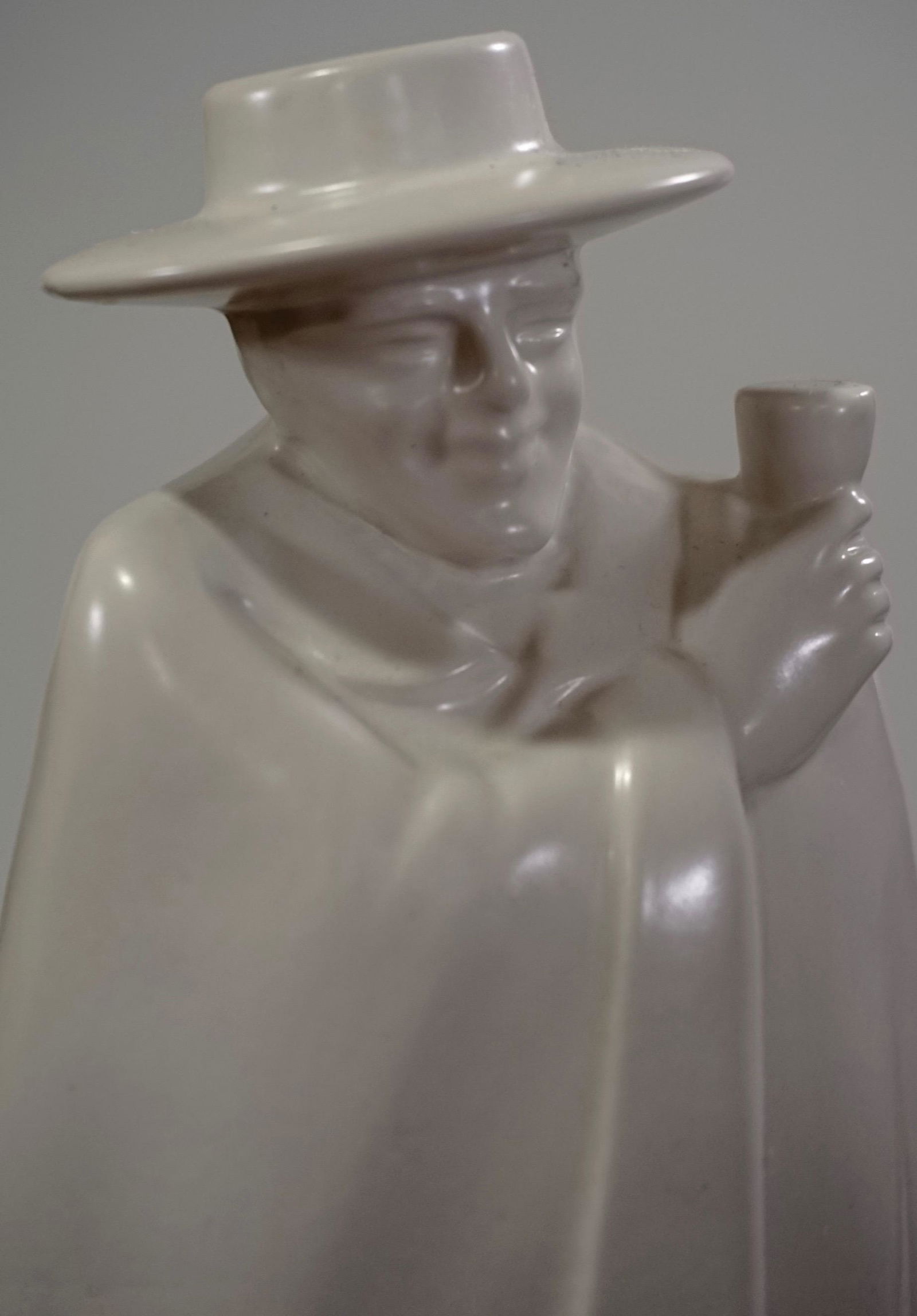 Sandeman Wedgwood Moonstone Whiskey Decanter Vintage: Sandeman Wedgwood Moonstone Whiskey Decanter Vintage Barware c1960 Liquor Bottle Etruria and Barlaston, made in England. Approximately 10 inches tall.