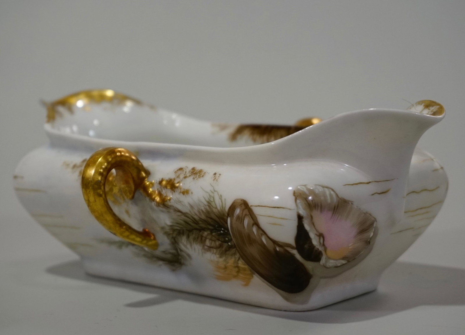 CFH GDM Limoges Sauce Shell Gravy Boat French Porcelain: CFH GDM Limoges Sauce Shell Gravy Boat French Porcelain Late 19th Century Approximately 715/16 x 5 1/8 x 2 15/16 inches.