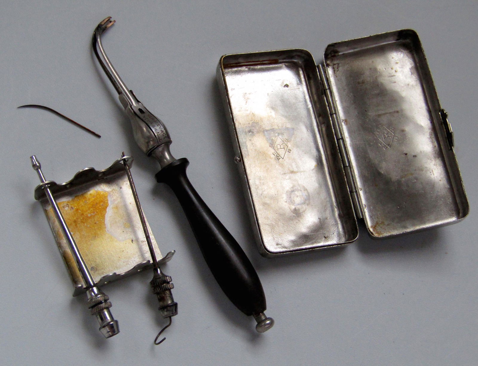 Antique Surgical Instrument 14 K Gold Pat 1886 (1 of 9)