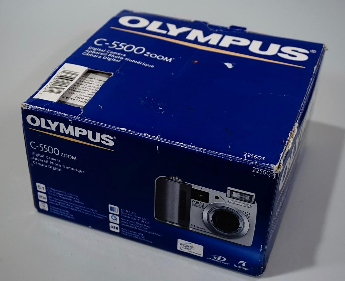 Olympus C-5500 Zoom Digital Camera (1 of 6)