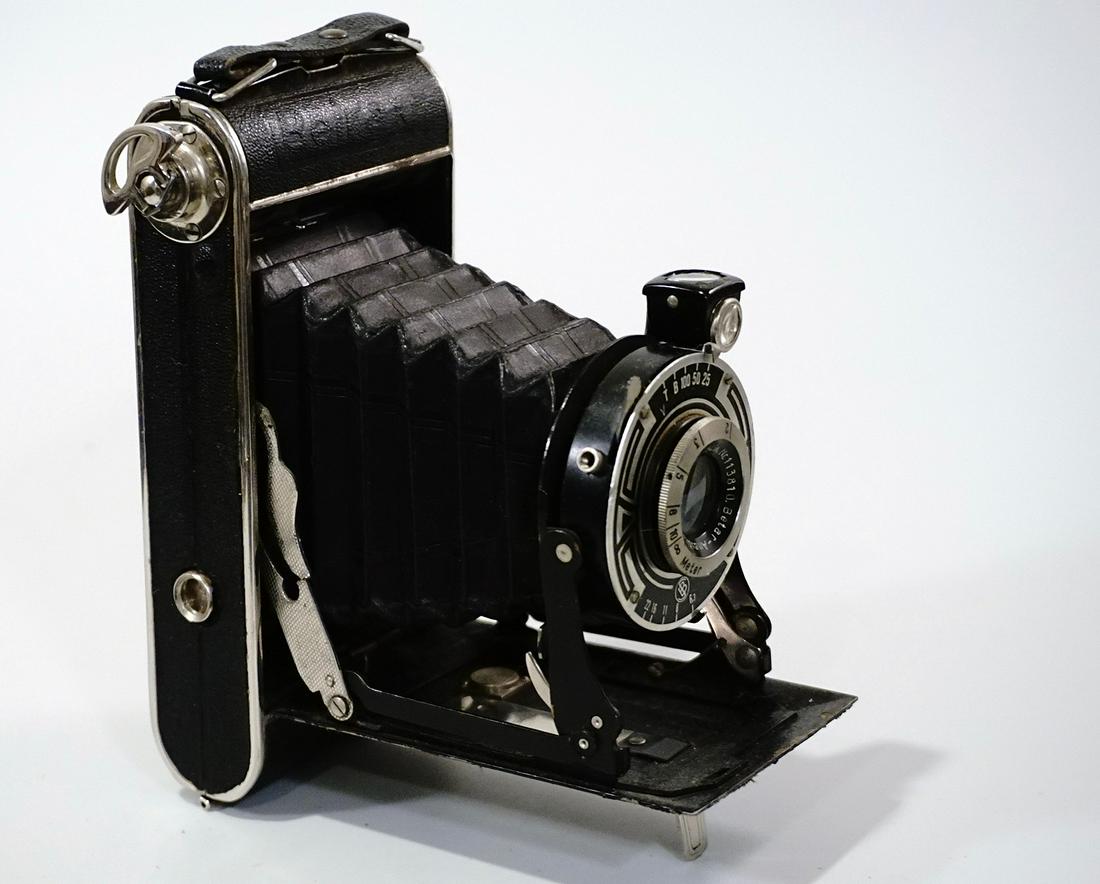 Vintage Folding Photo Camera (1 of 8)