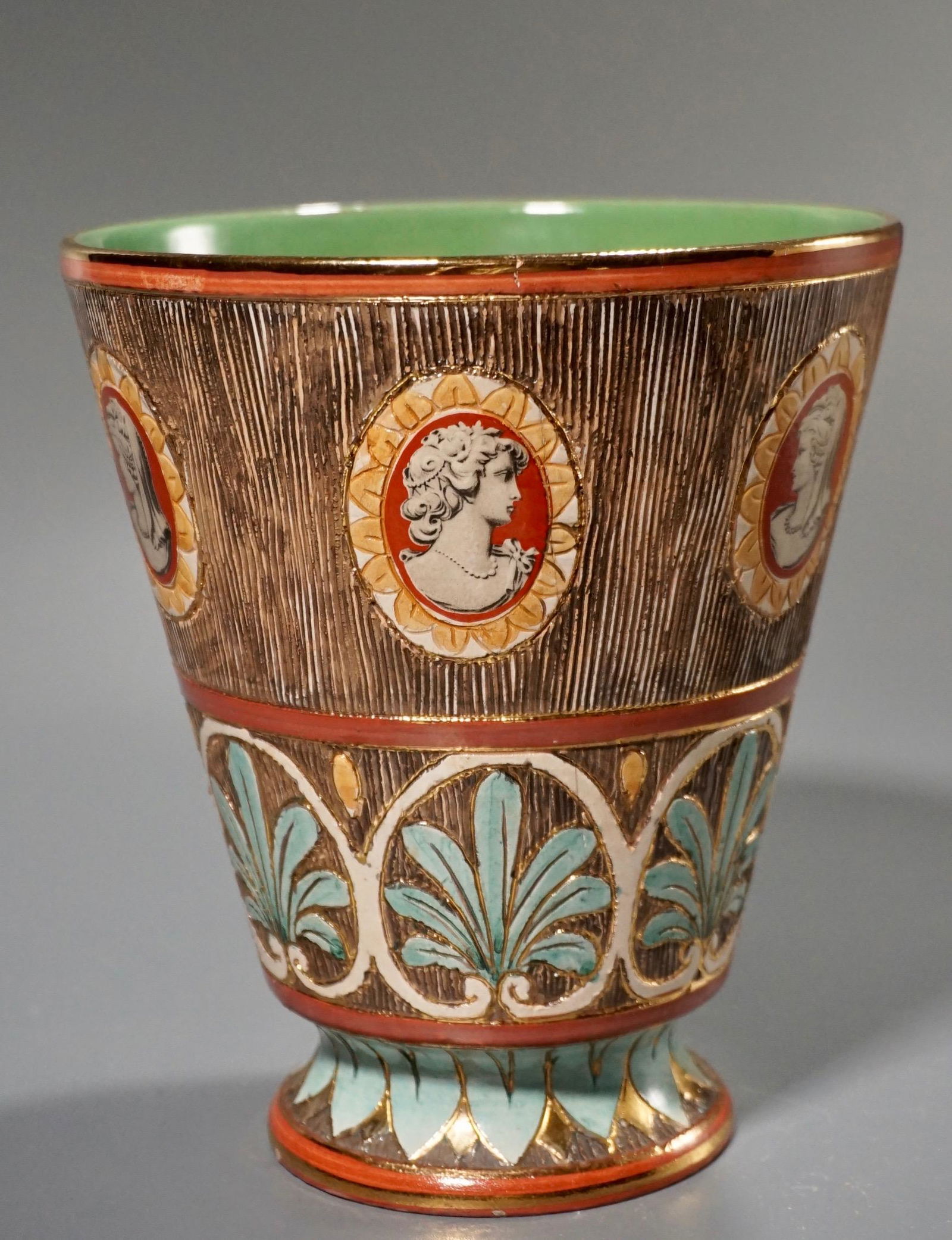 Deruta Italian Majolica Trompe L oeil Pottery Vase Made: Deruta Italian Majolica Trompe L oeil Pottery Vase Made to Look as a Tin Approximately 6 5/8 inches tall x 5 7/8 inches in diameter.