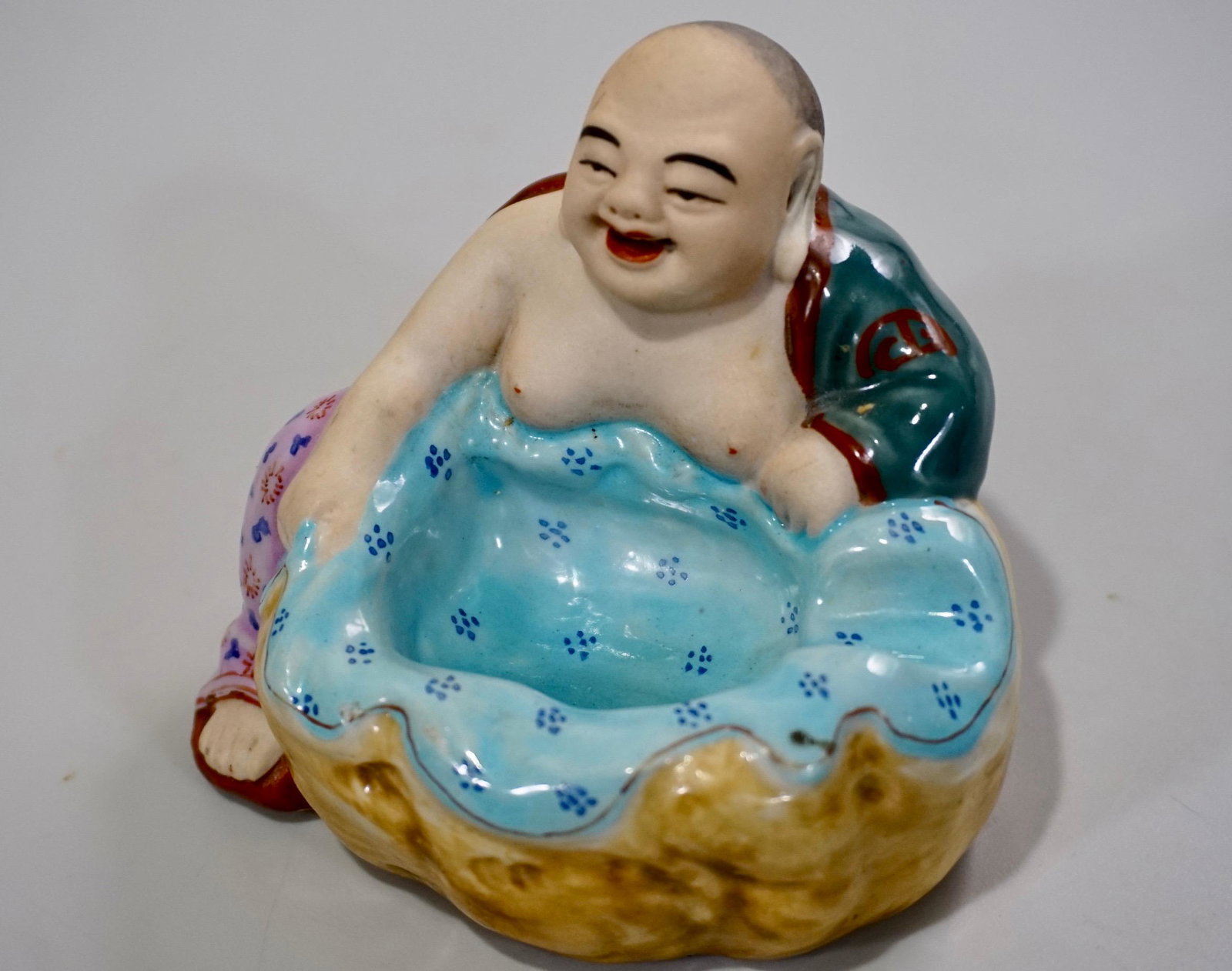 Vintage Buddha Ashtray Hand Painted Porcelain Signed: Vintage Buddha Ashtray Hand Painted Porcelain Signed Approximately 3 5/8 x 3 1/16 x 3 1/16 inches tall.