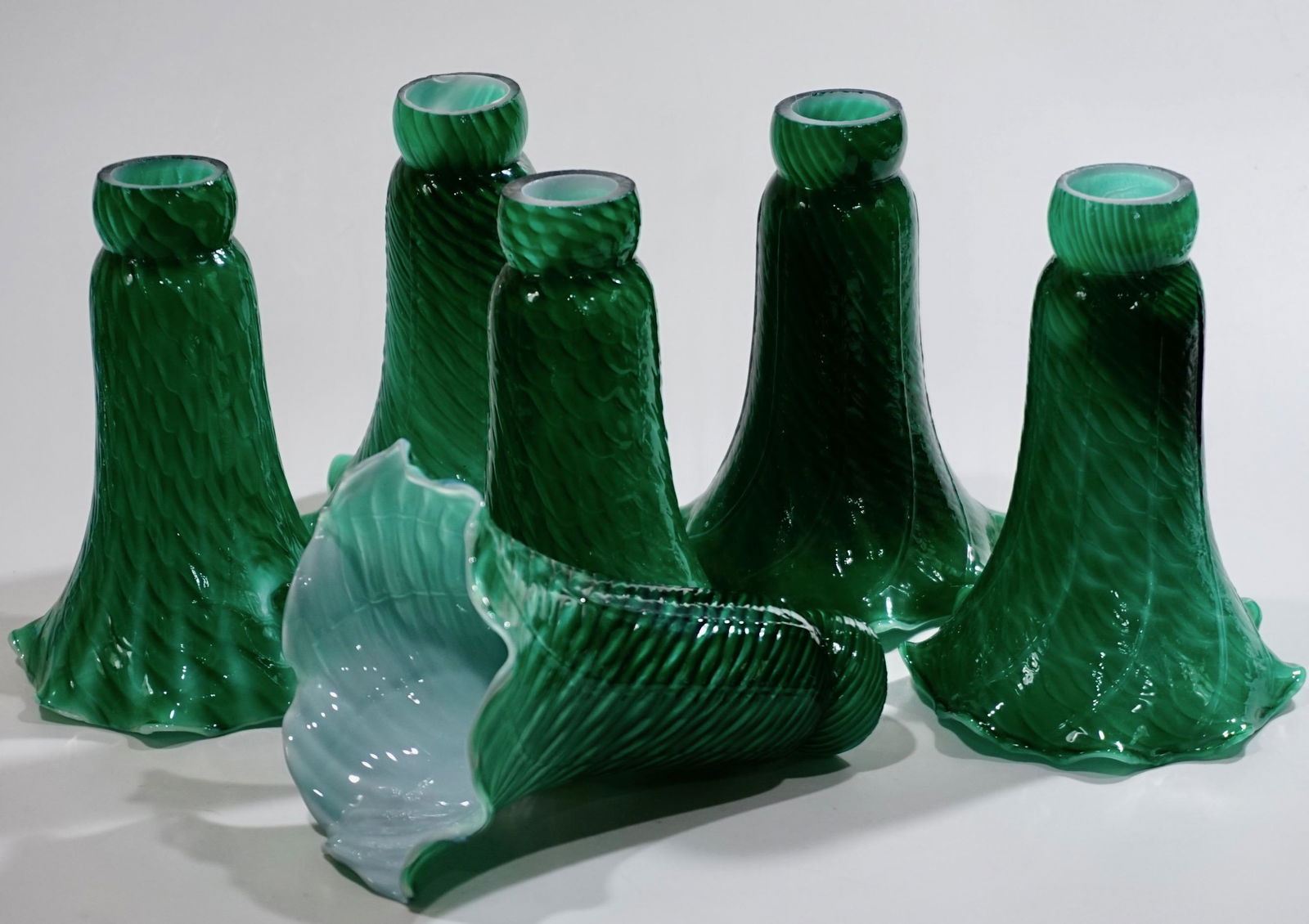 Tiffany Lily Lamp Replacement Lampshade Cased Green (1 of 8)