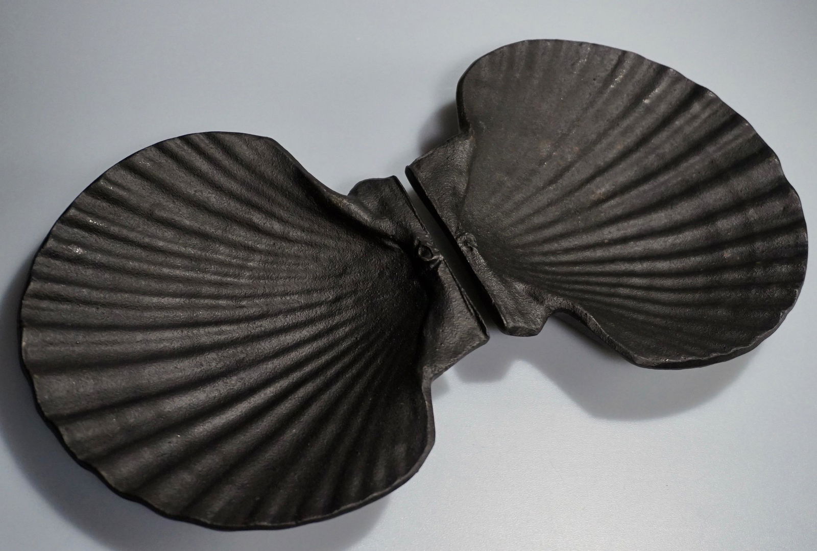 Japanese Cast Iron Shell Form Pan Dishes Lot of 2 (1 of 4)