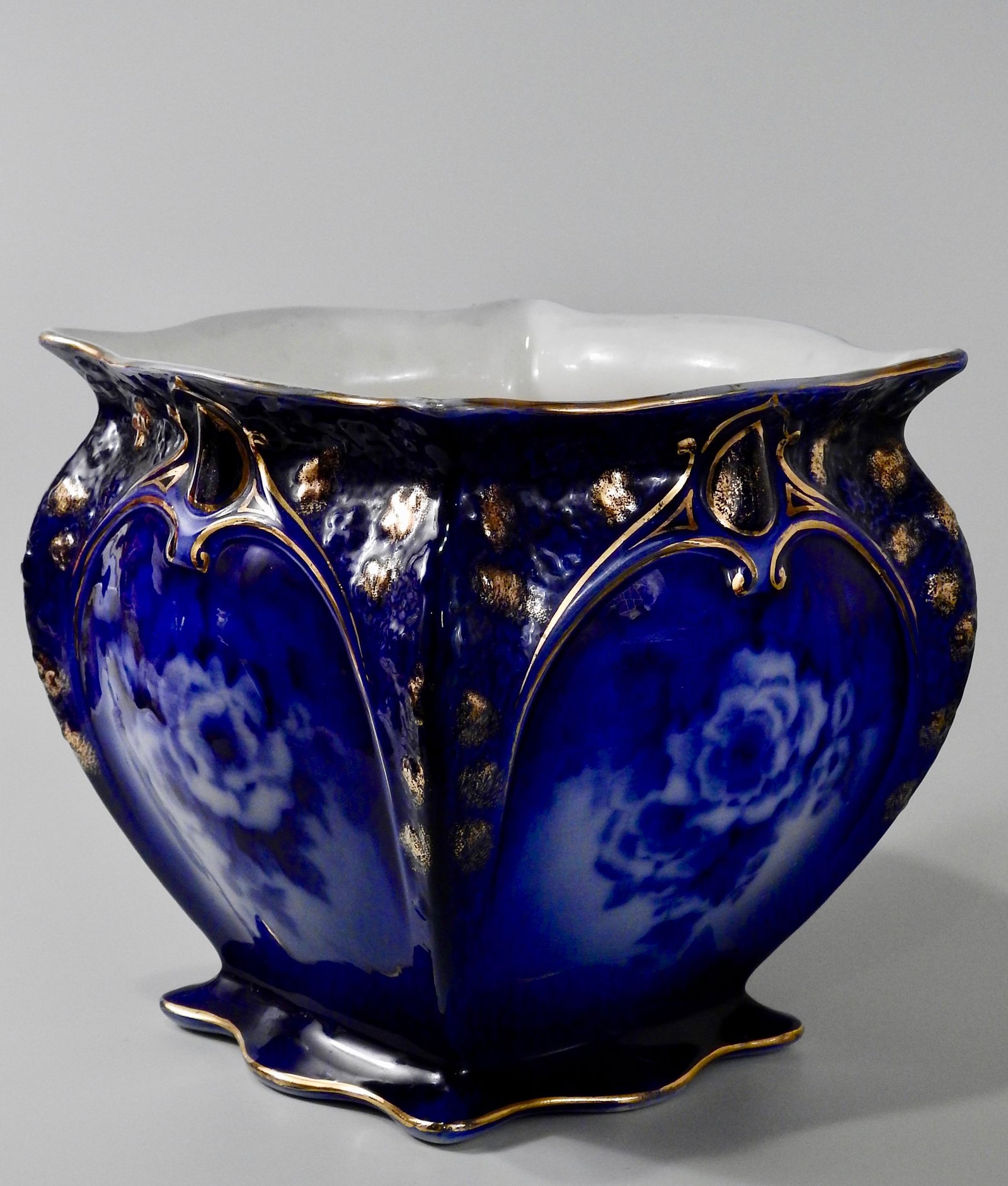 Victorian English Flow Blue Jardiniere Planter Cachepot: Victorian English Flow Blue Jardiniere Planter Cachepot Approximately 9 3/4 x 9 3/4 x 8 11/16 inches tall.