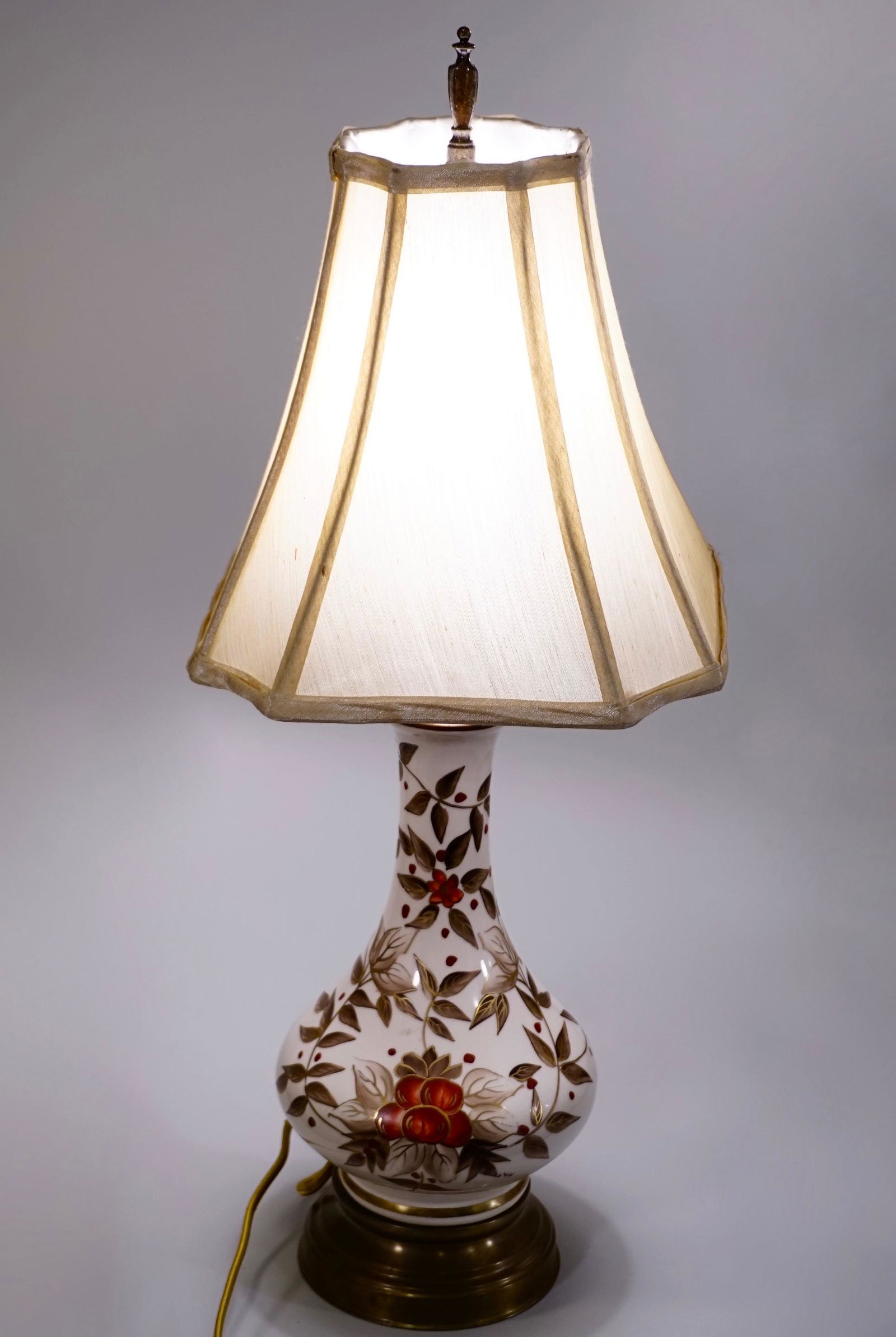 Hand Painted Vintage Ceramic Table Lamp Refurbished: Hand Painted Vintage Ceramic Table Lamp Refurbished and Rewired Approximately 22 3/4 inches tall overall, 11 7/8 inches up to the socket, on 5 inches in diameter base.