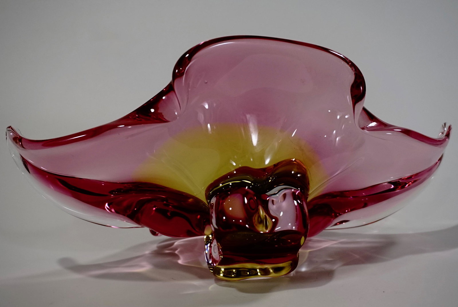 Mid Century Murano Bowl Pink Yellow Glass Centerpiece: Mid Century Murano Bowl Pink Yellow Glass Centerpiece c1960 Approximately 11 5/8 x 7 x 5 inches tall.