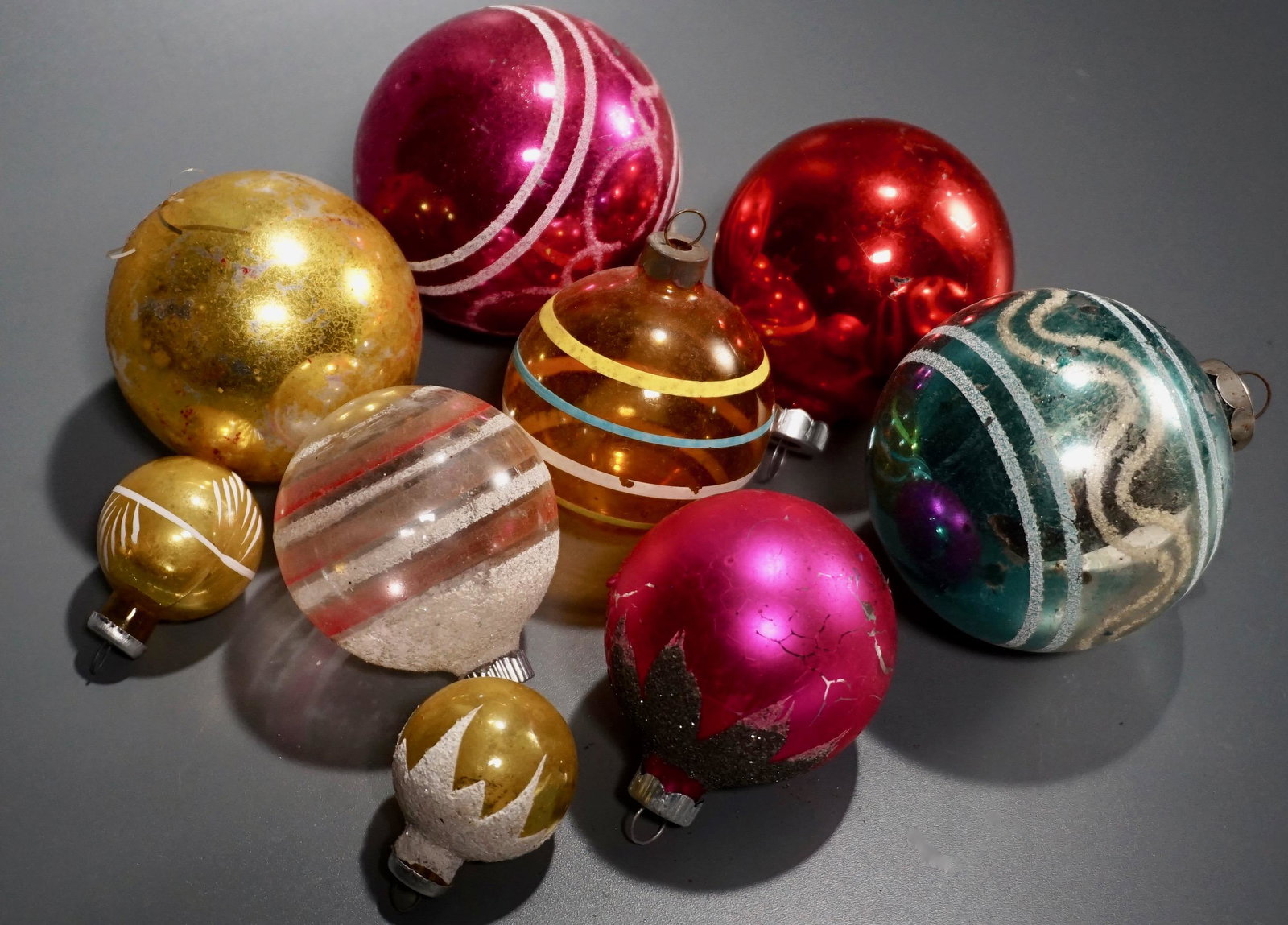 Lot of Vintage Christmas Tree Ball Ornaments: Lot of Vintage Christmas Tree Ball Ornaments Various sizes.