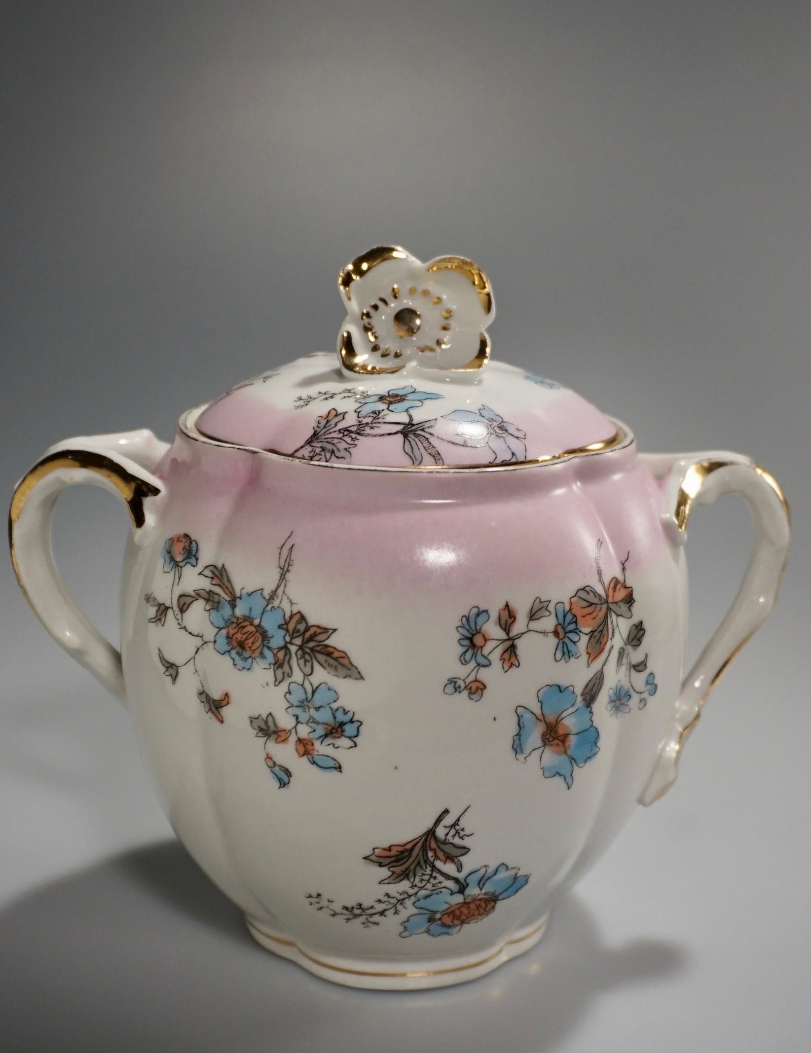 French William Guerin Limoges Pink Porcelain Lidded Jar: French William Guerin Limoges Pink Porcelain Lidded Jar Container Approximately 7 1/4 x 5 1/16 x 6 11/16 inches tall overall.