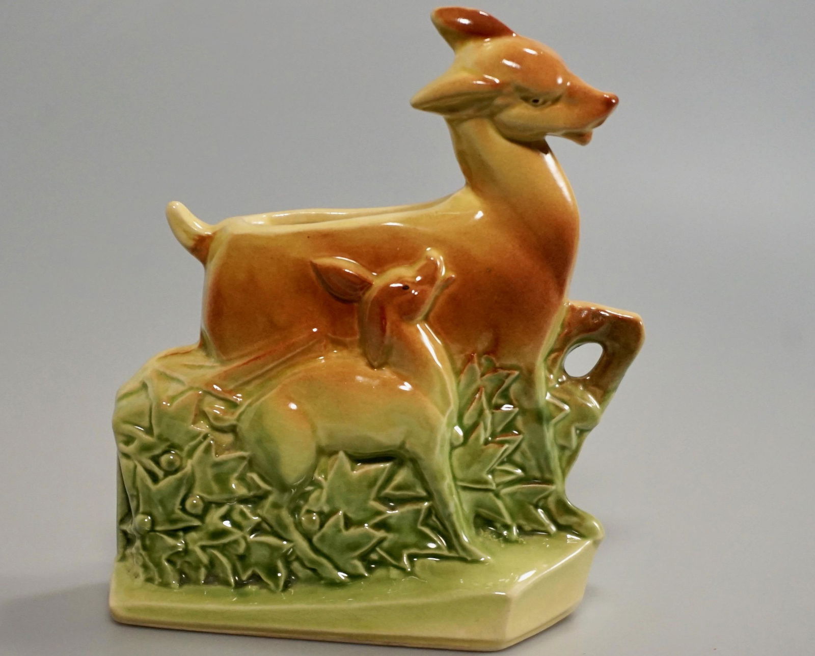 McCoy Pottery Art Deco Deer Fawn Spill Vase Planter (1 of 7)